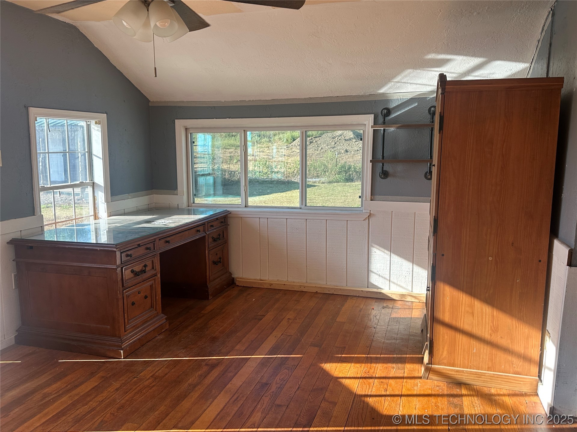 1030 4th Property Photo 6