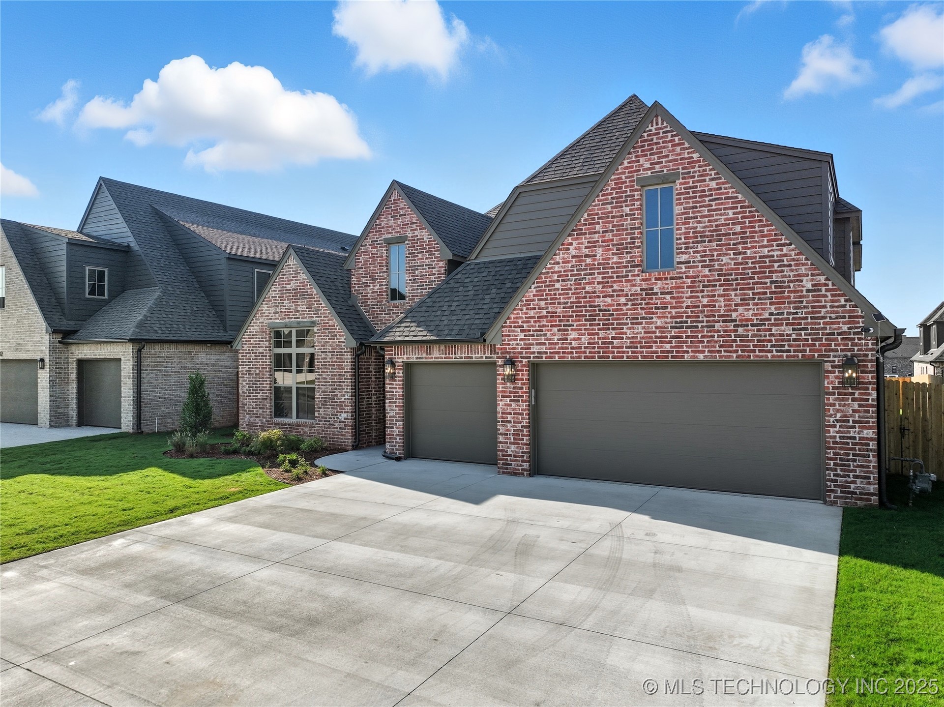 2838 E 141st Court S Property Photo 2