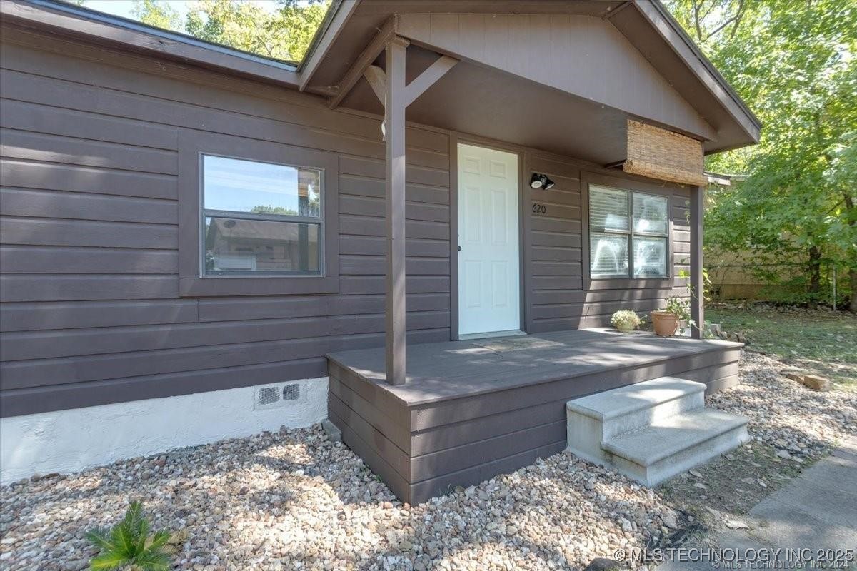 620 W Georgia Street Property Photo 3