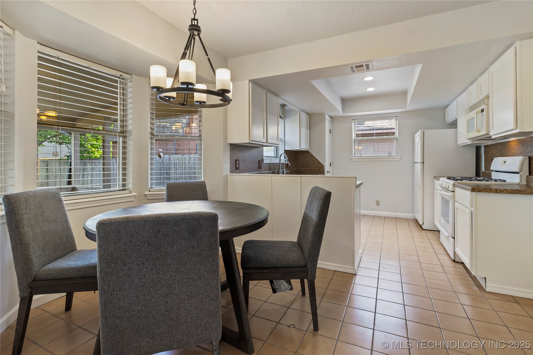 8214 N 122nd East Avenue Property Photo 6