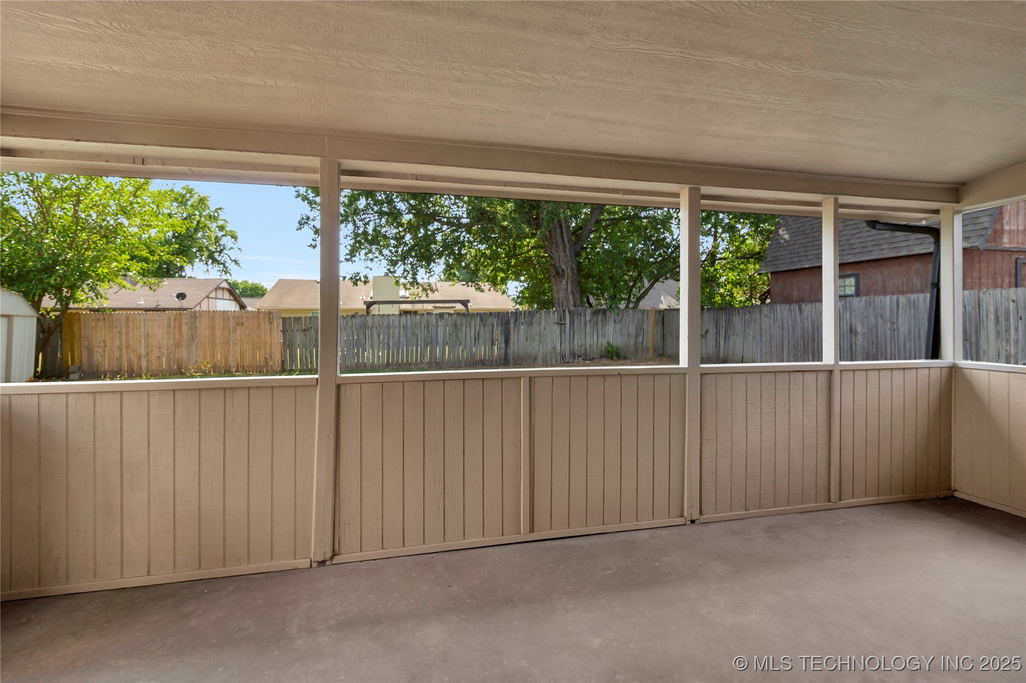 8214 N 122nd East Avenue Property Photo 16