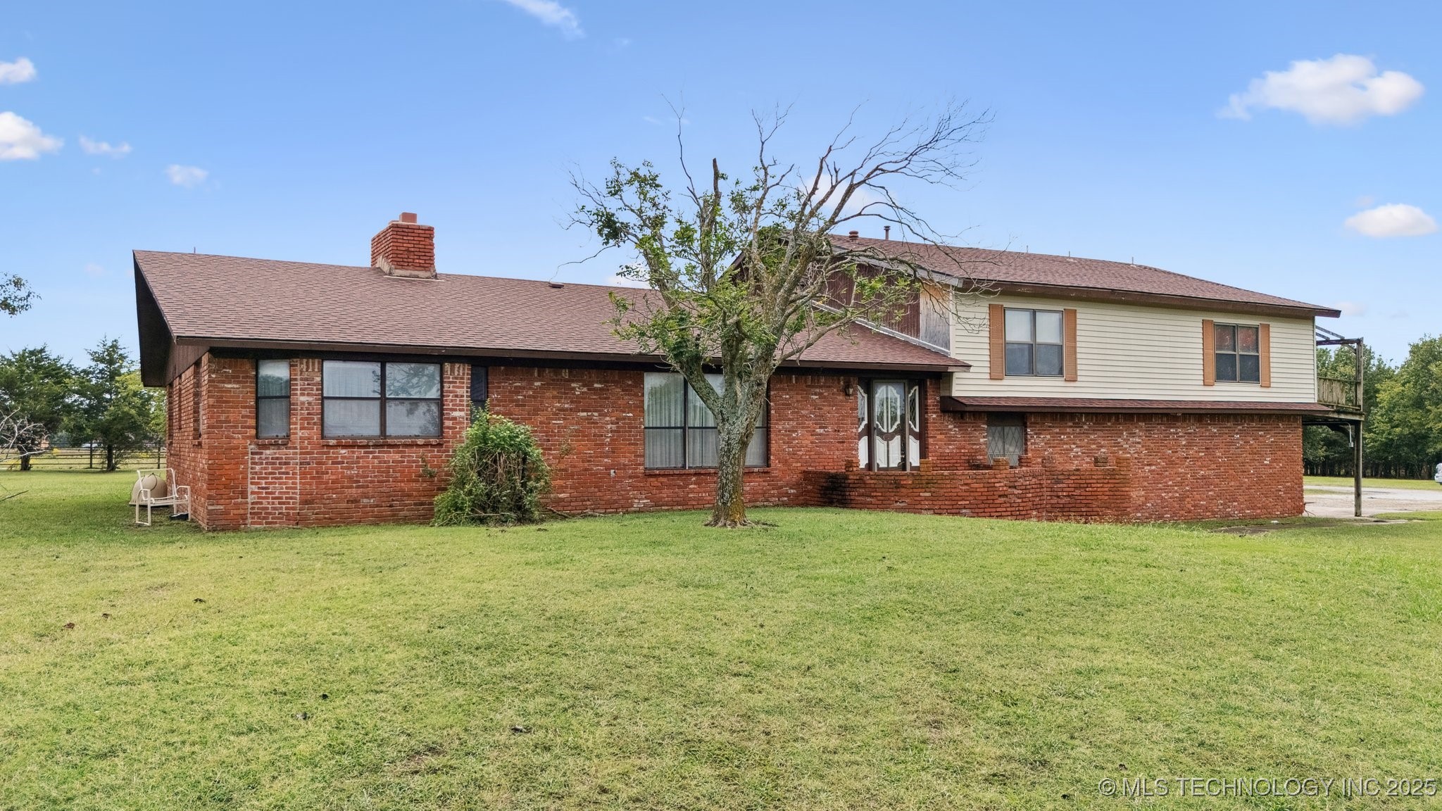 2495 W Country Club Road Property Photo 3