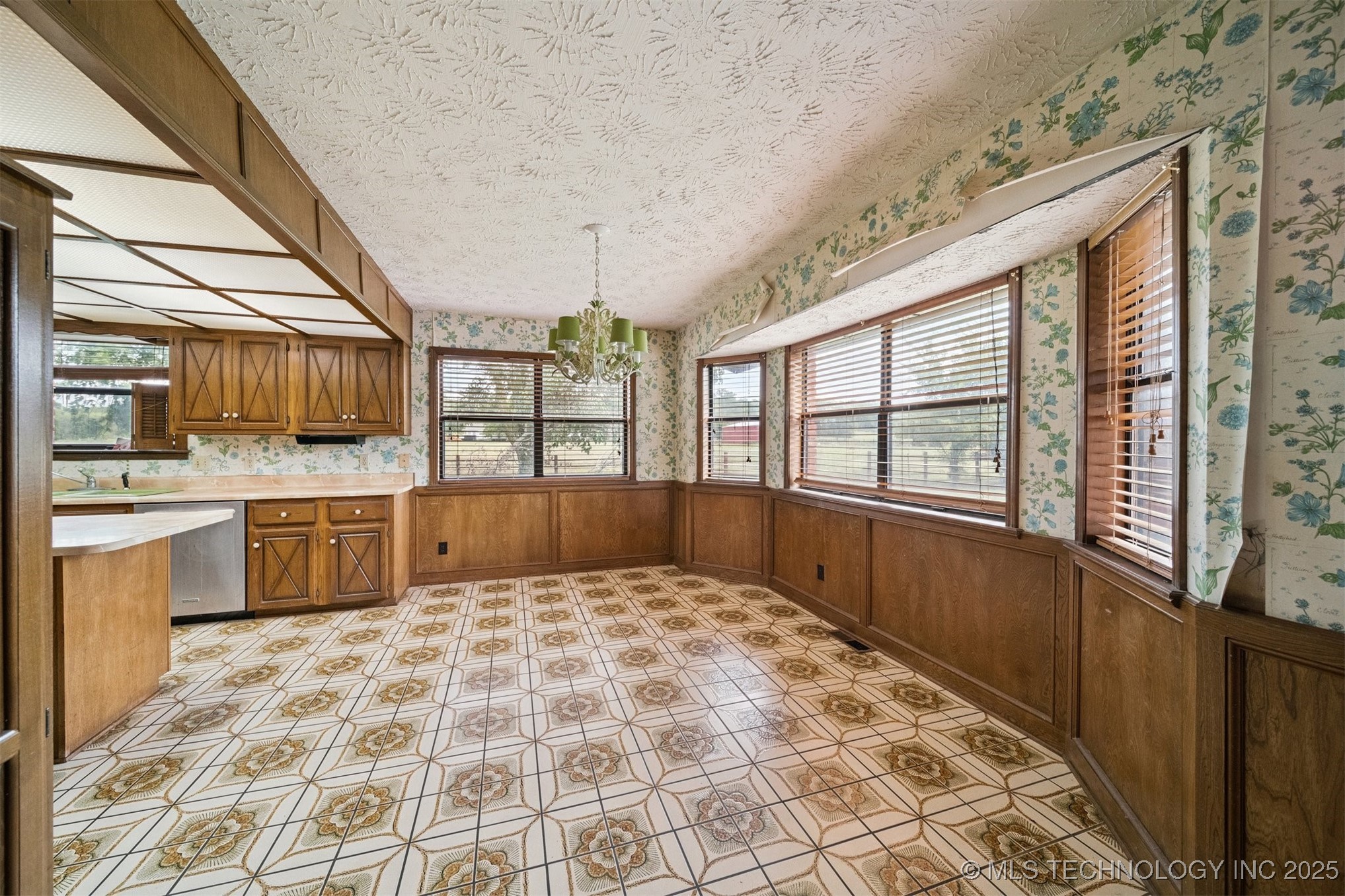 2495 W Country Club Road Property Photo 10