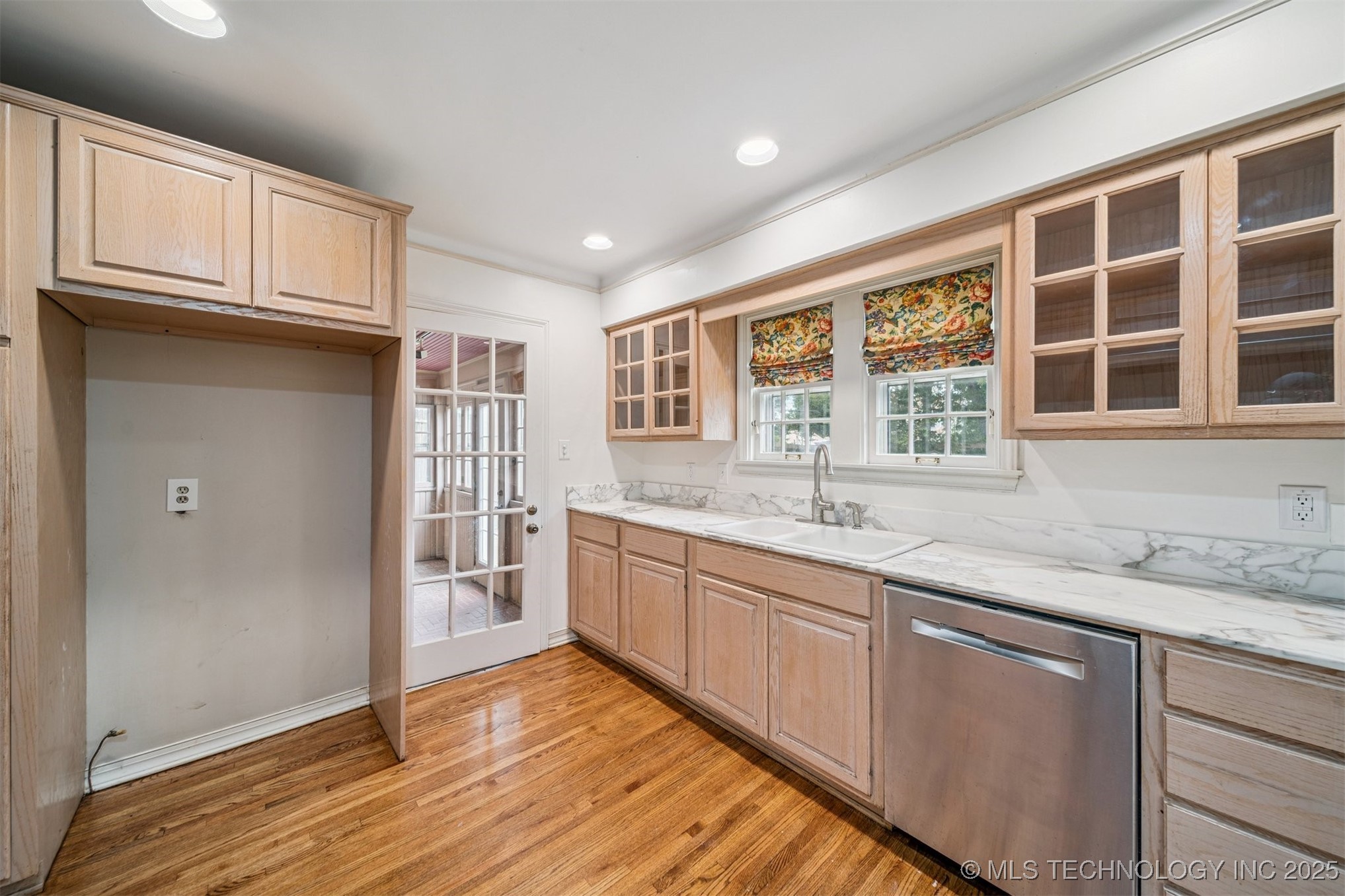 2429 E 22nd Place Property Photo 8