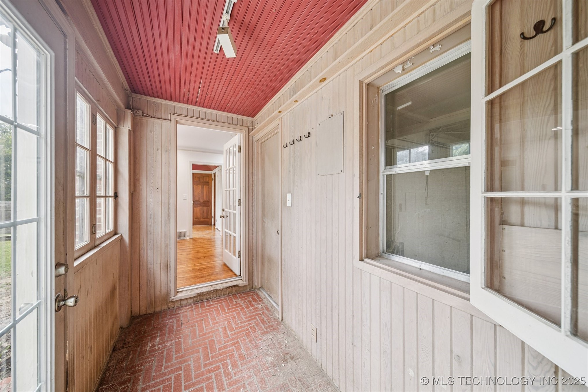 2429 E 22nd Place Property Photo 13