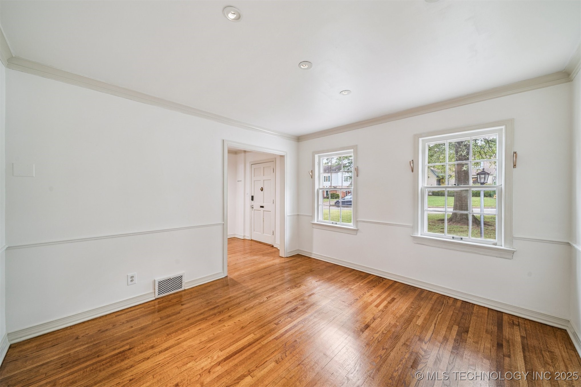 2429 E 22nd Place Property Photo 14