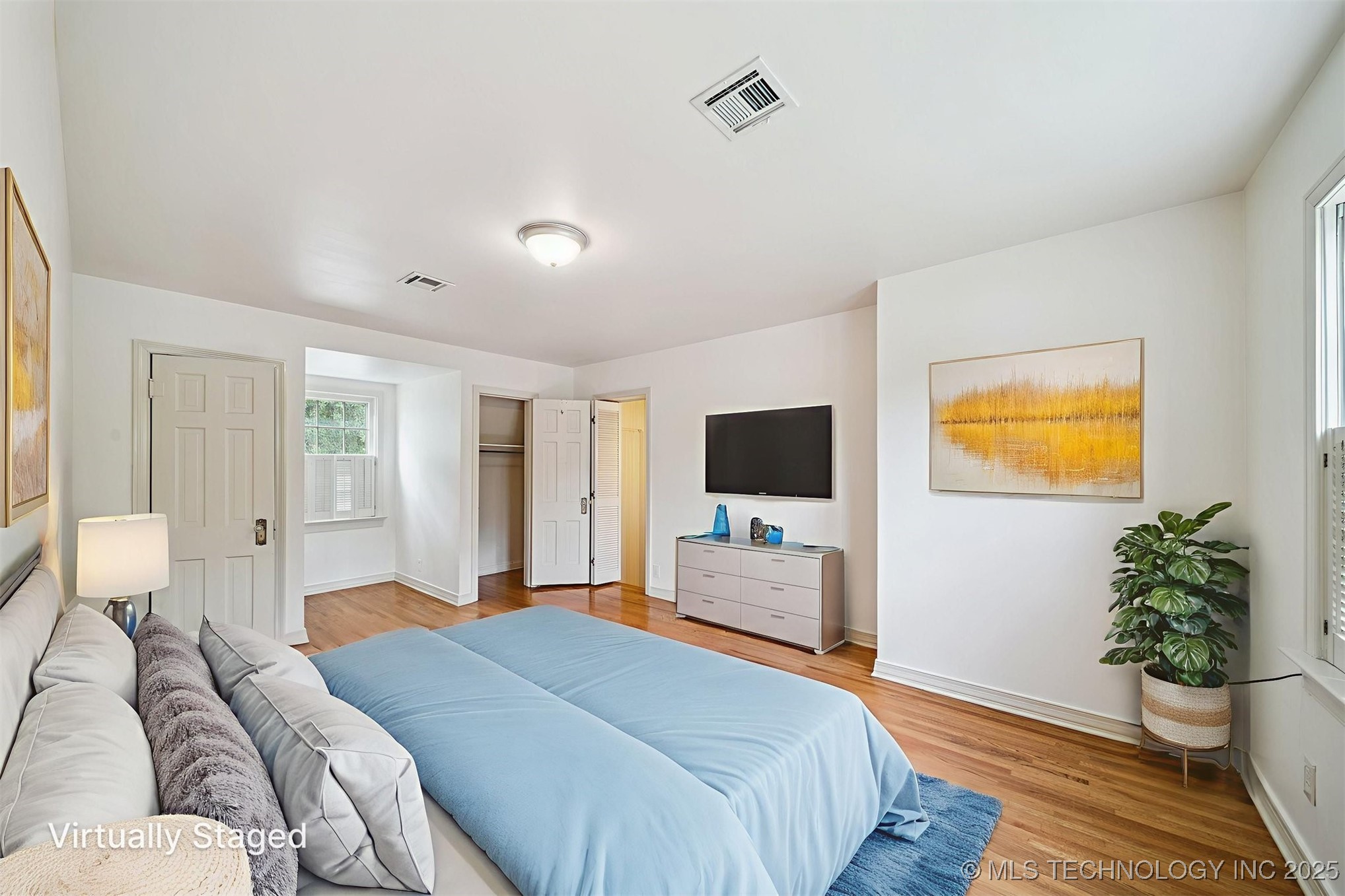 2429 E 22nd Place Property Photo 19