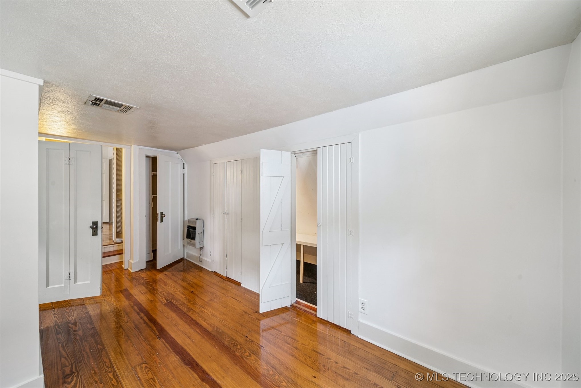 2429 E 22nd Place Property Photo 20