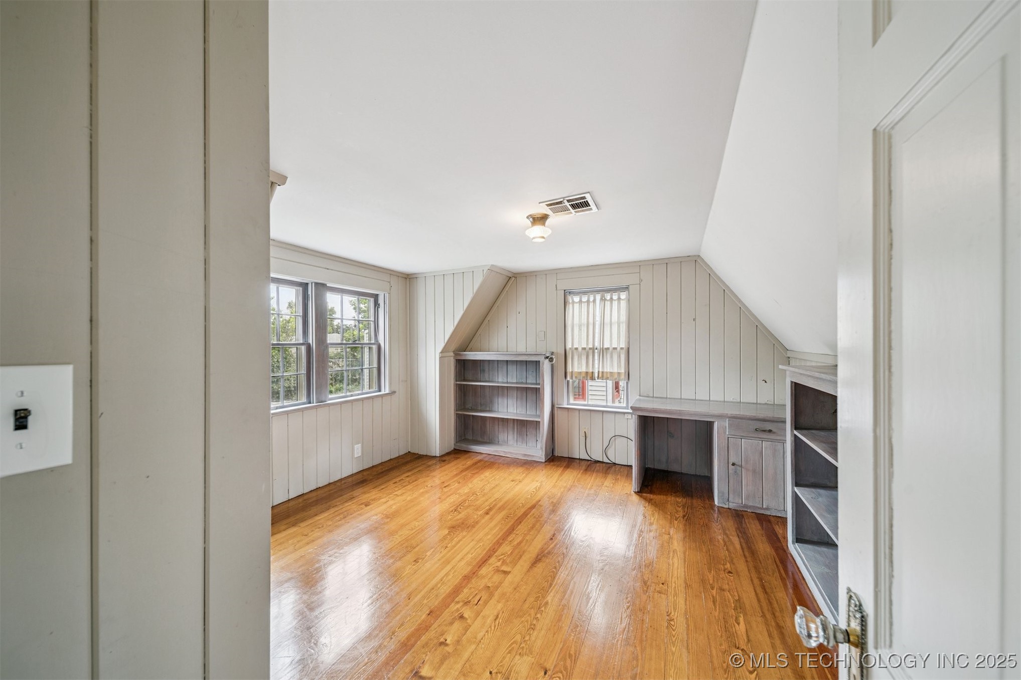 2429 E 22nd Place Property Photo 25