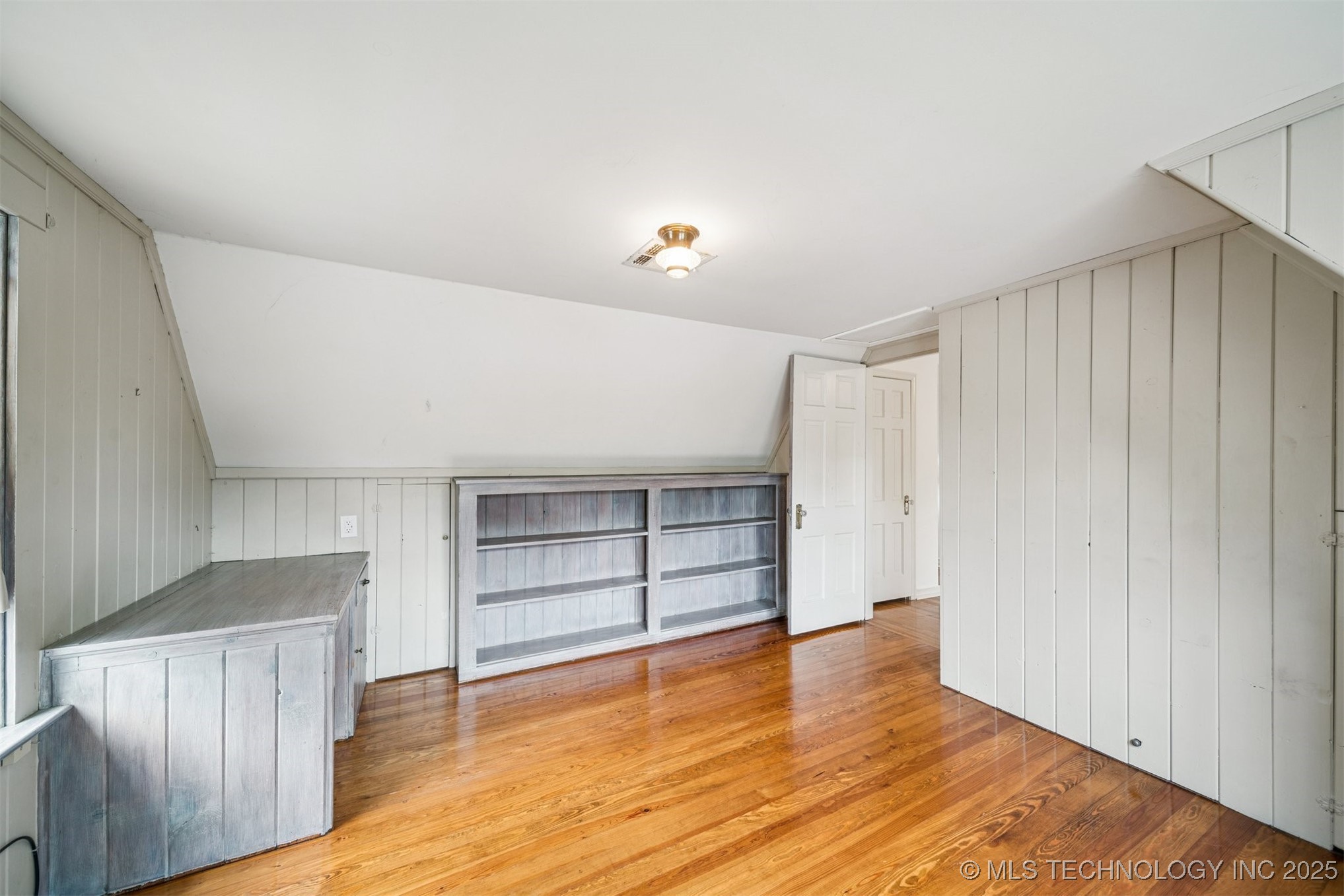 2429 E 22nd Place Property Photo 26