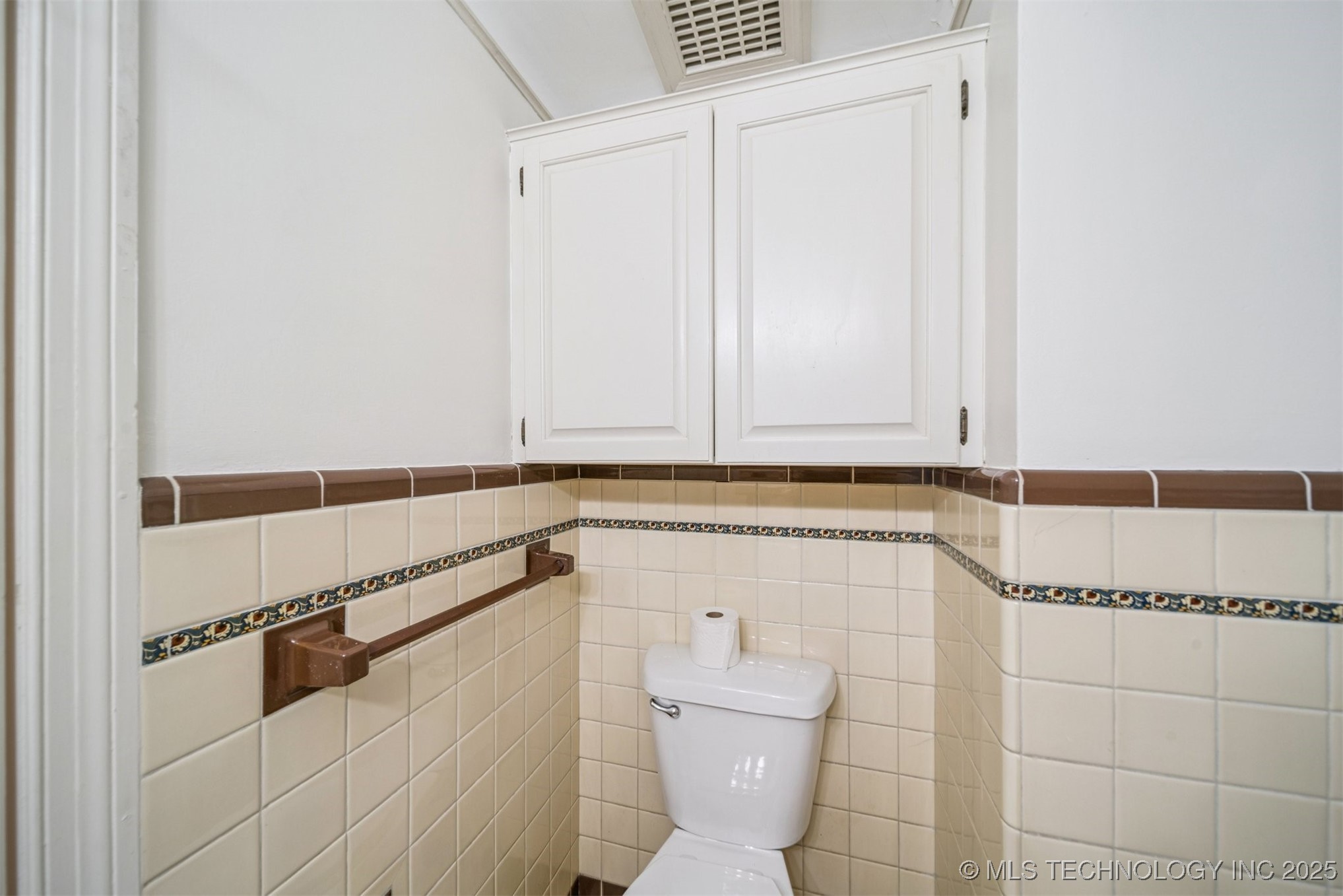 2429 E 22nd Place Property Photo 28