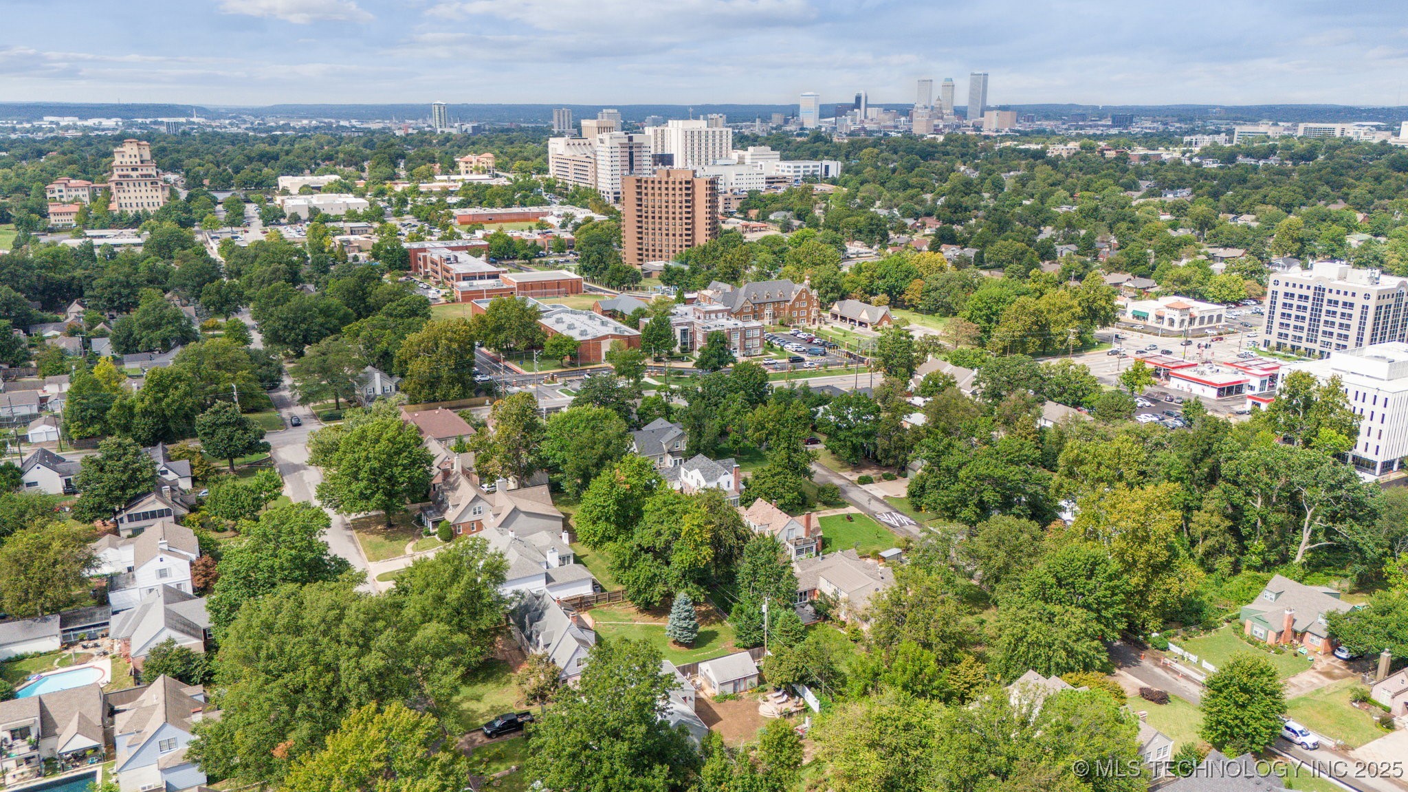 2429 E 22nd Place Property Photo 35