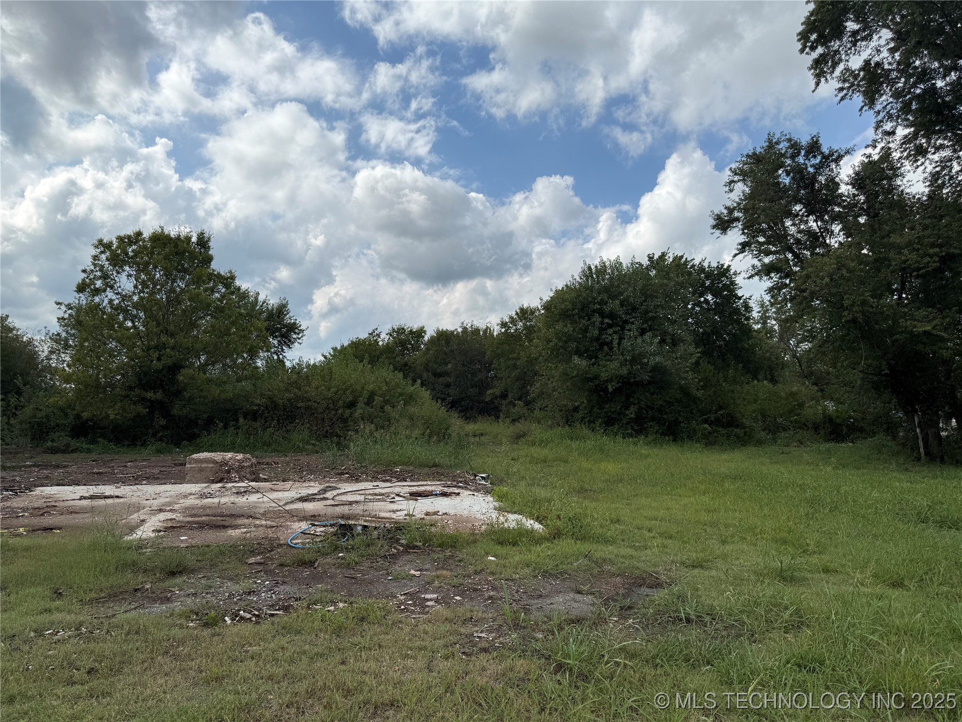 308 Powell Avenue Property Photo 1