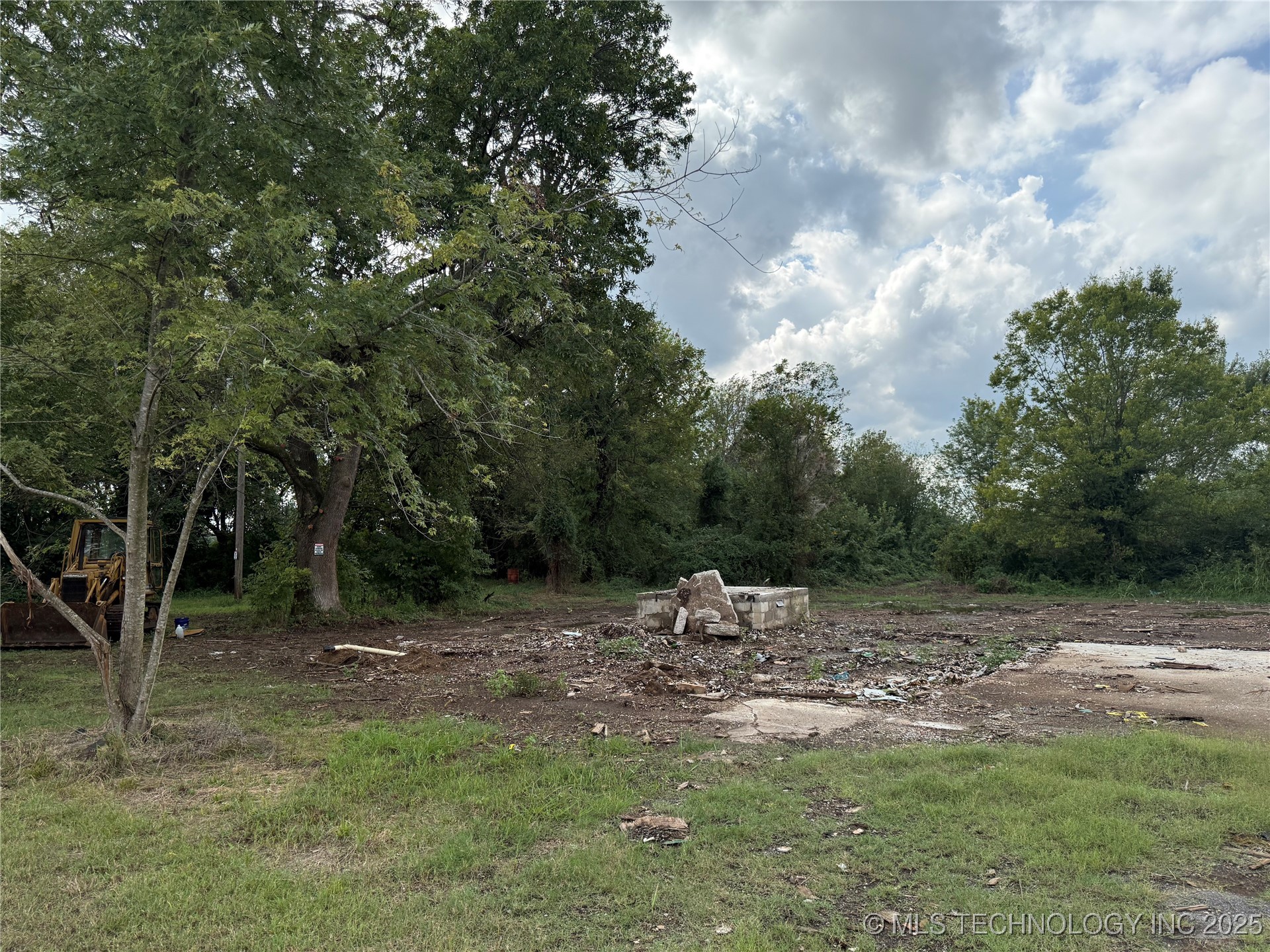 308 Powell Avenue Property Photo 2