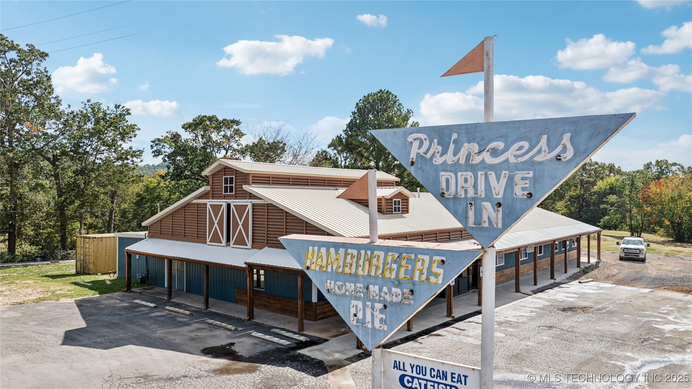 29301 Highway 82 Property Photo 3