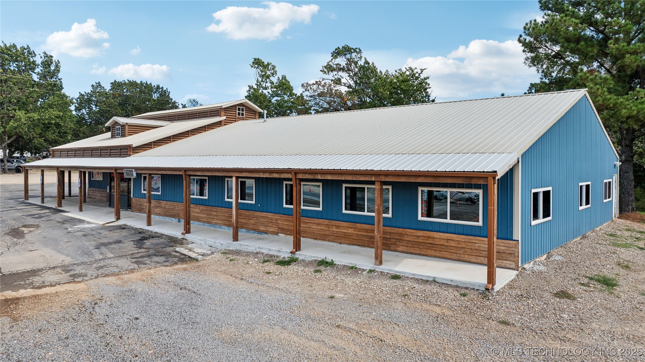 29301 Highway 82 Property Photo 5