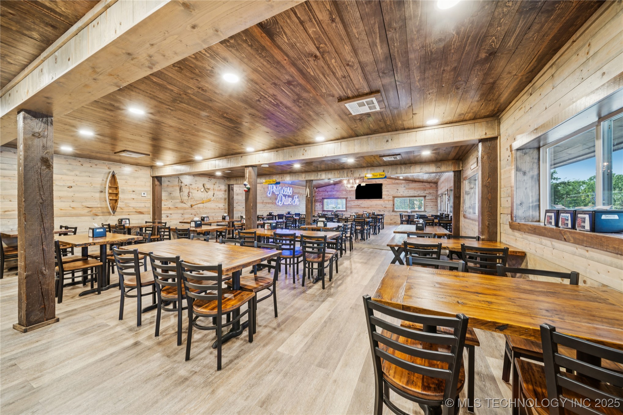 29301 Highway 82 Property Photo 12