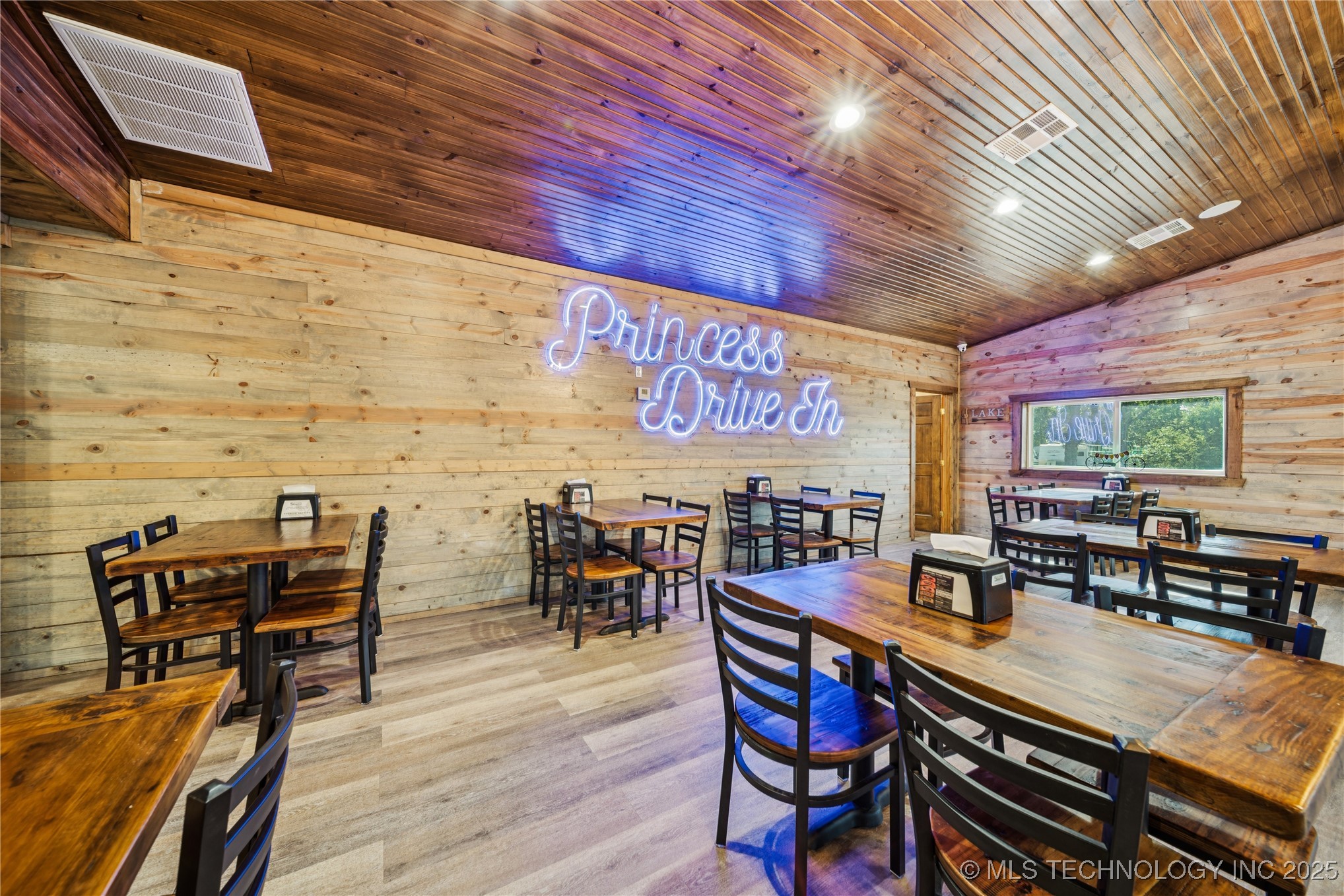 29301 Highway 82 Property Photo 14