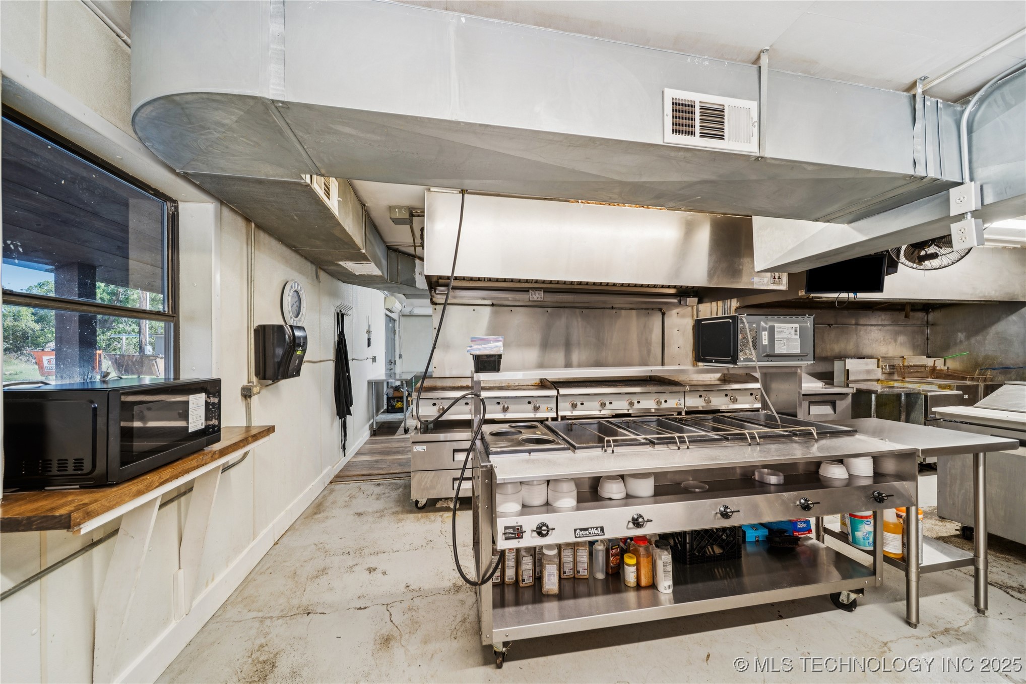 29301 Highway 82 Property Photo 28