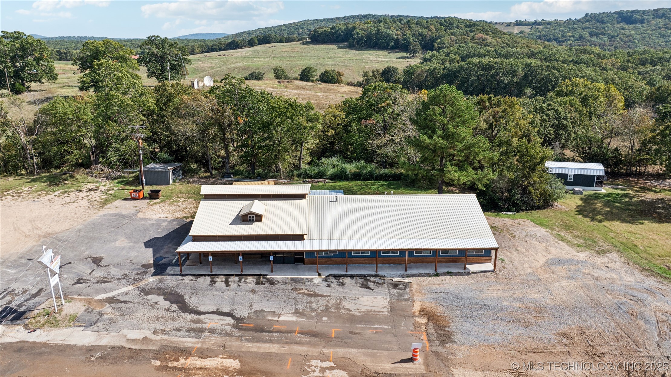 29301 Highway 82 Property Photo 54