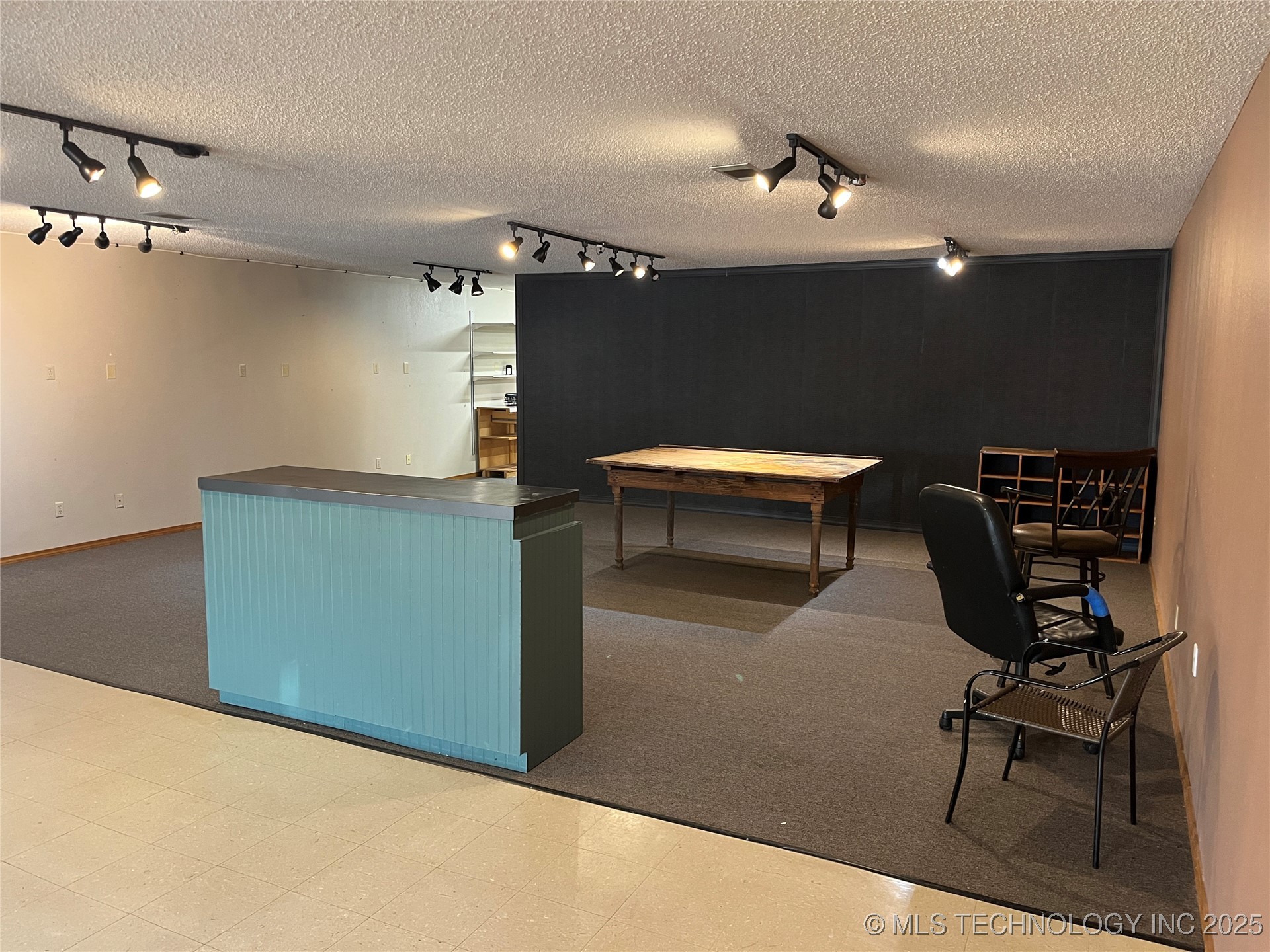 112 S Thornton Property Photo 6