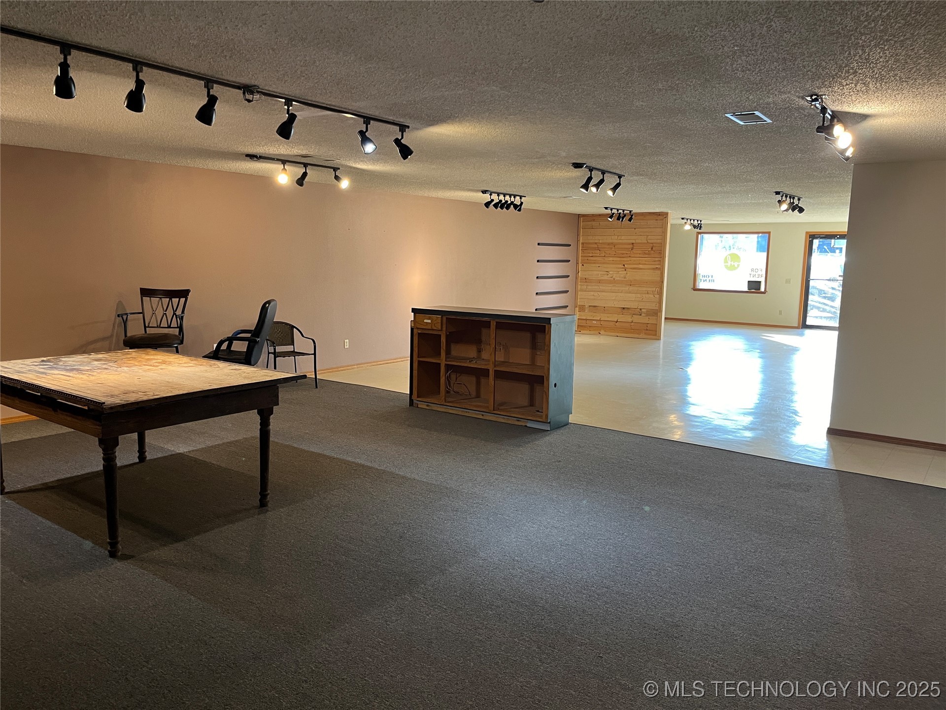 112 S Thornton Property Photo 7