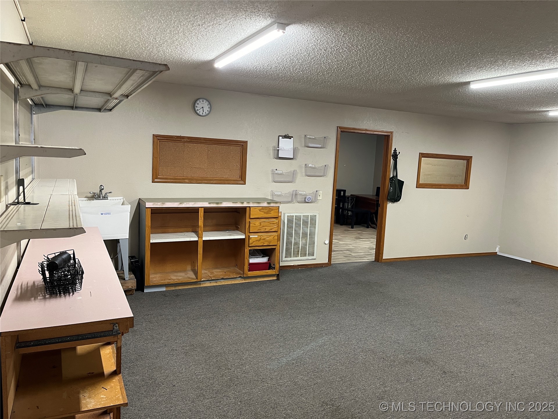 112 S Thornton Property Photo 8