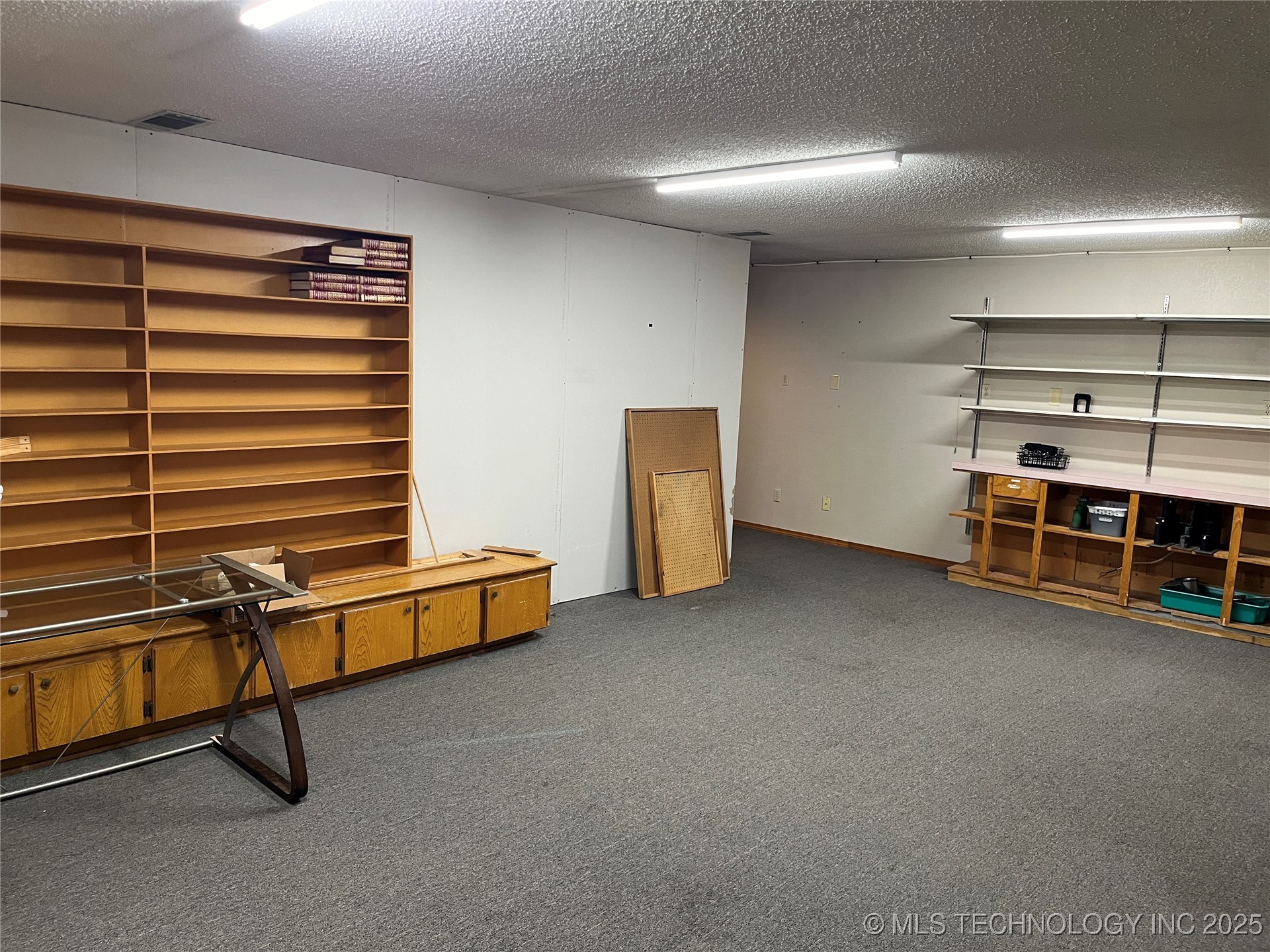 112 S Thornton Property Photo 9