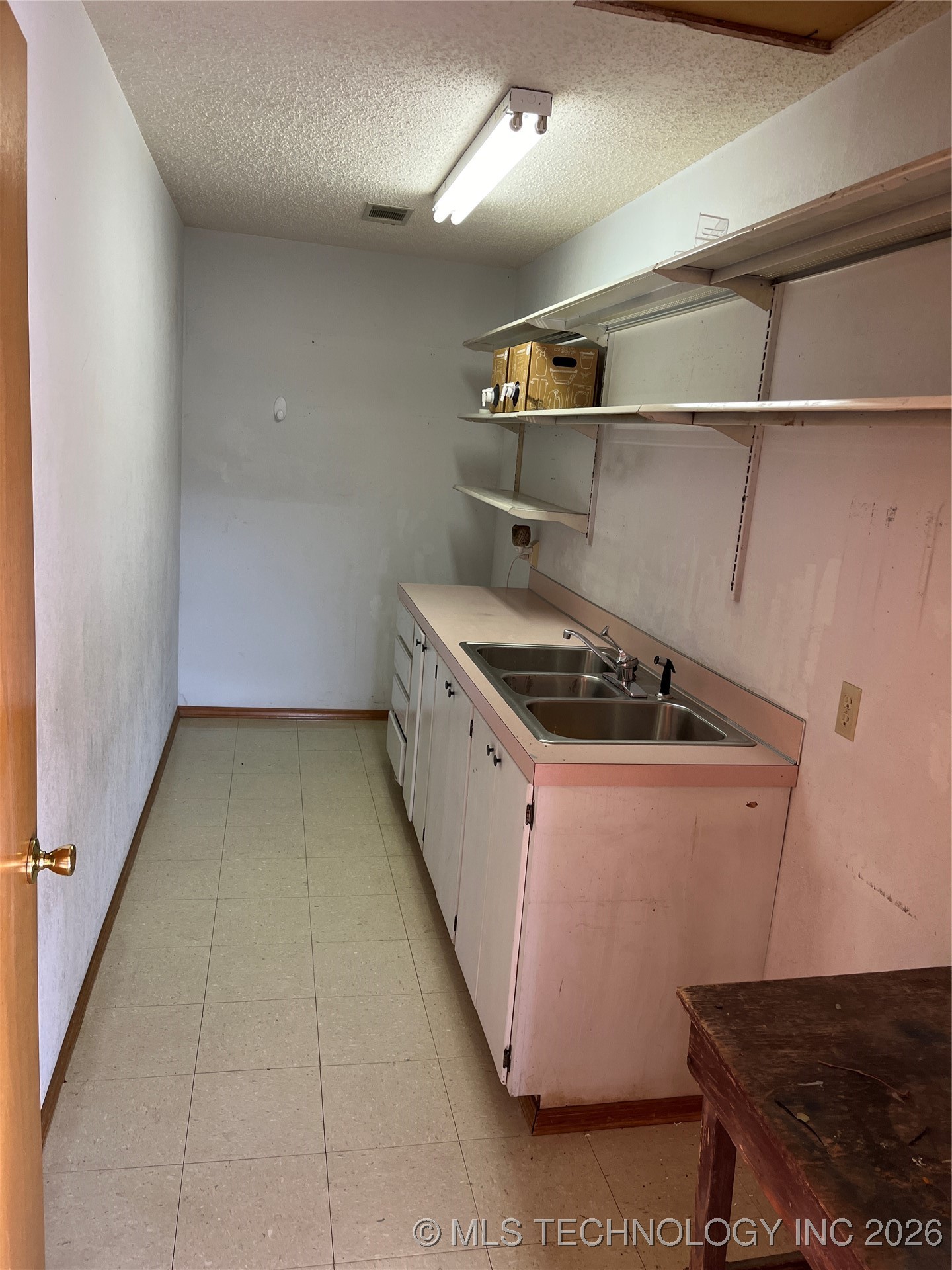 112 S Thornton Property Photo 13