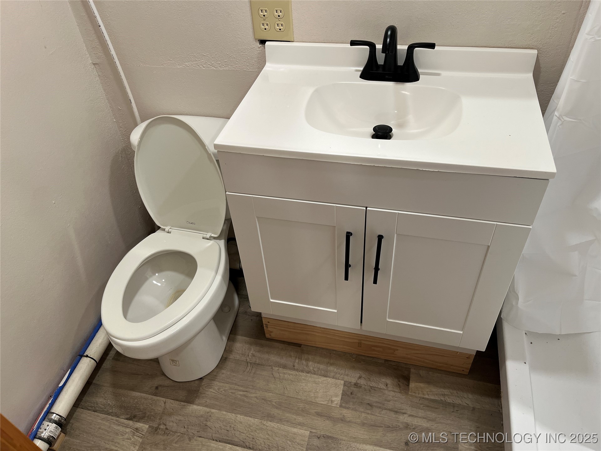 112 S Thornton Property Photo 14