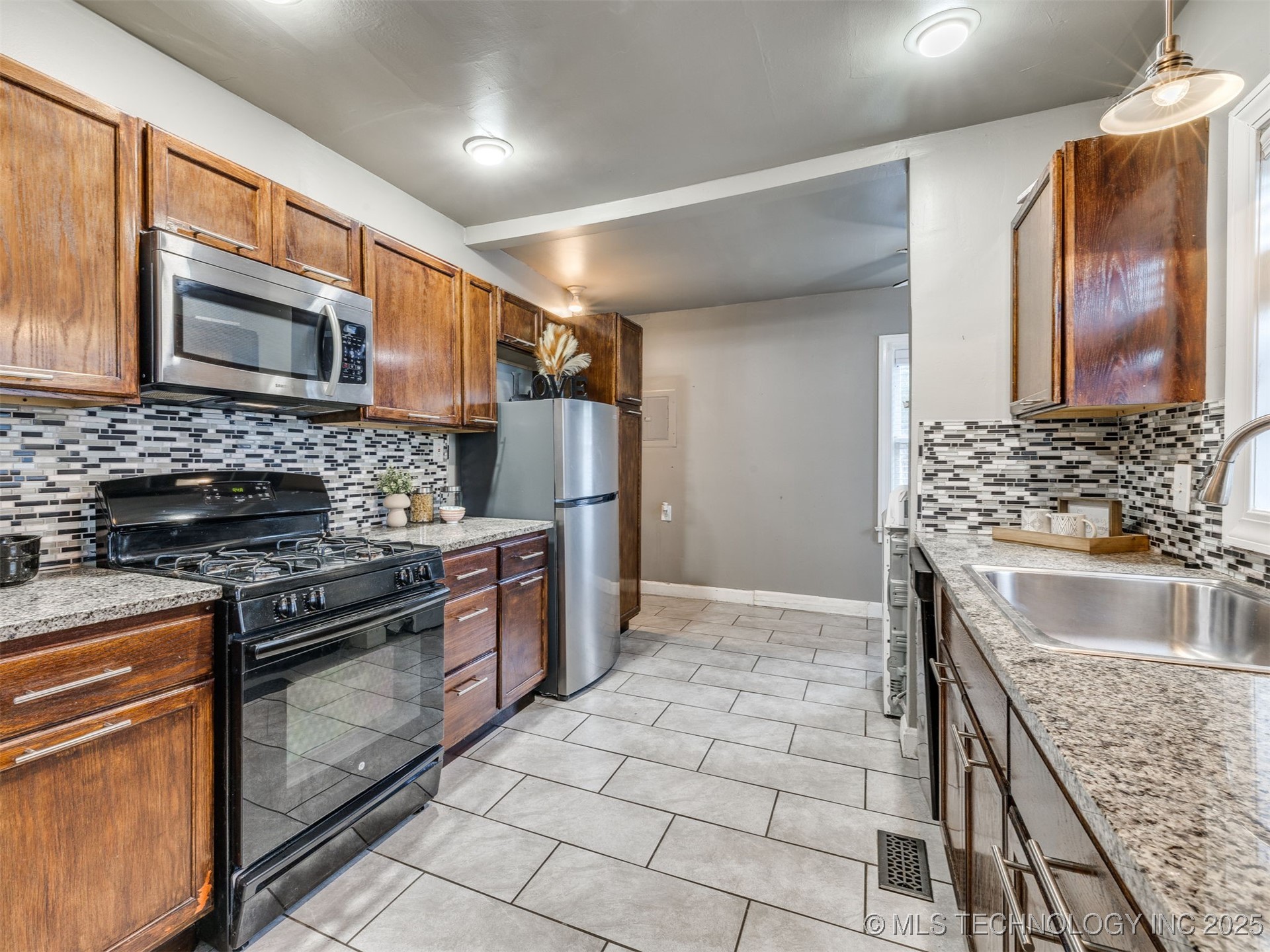 2432 N Boston Avenue Property Photo 19