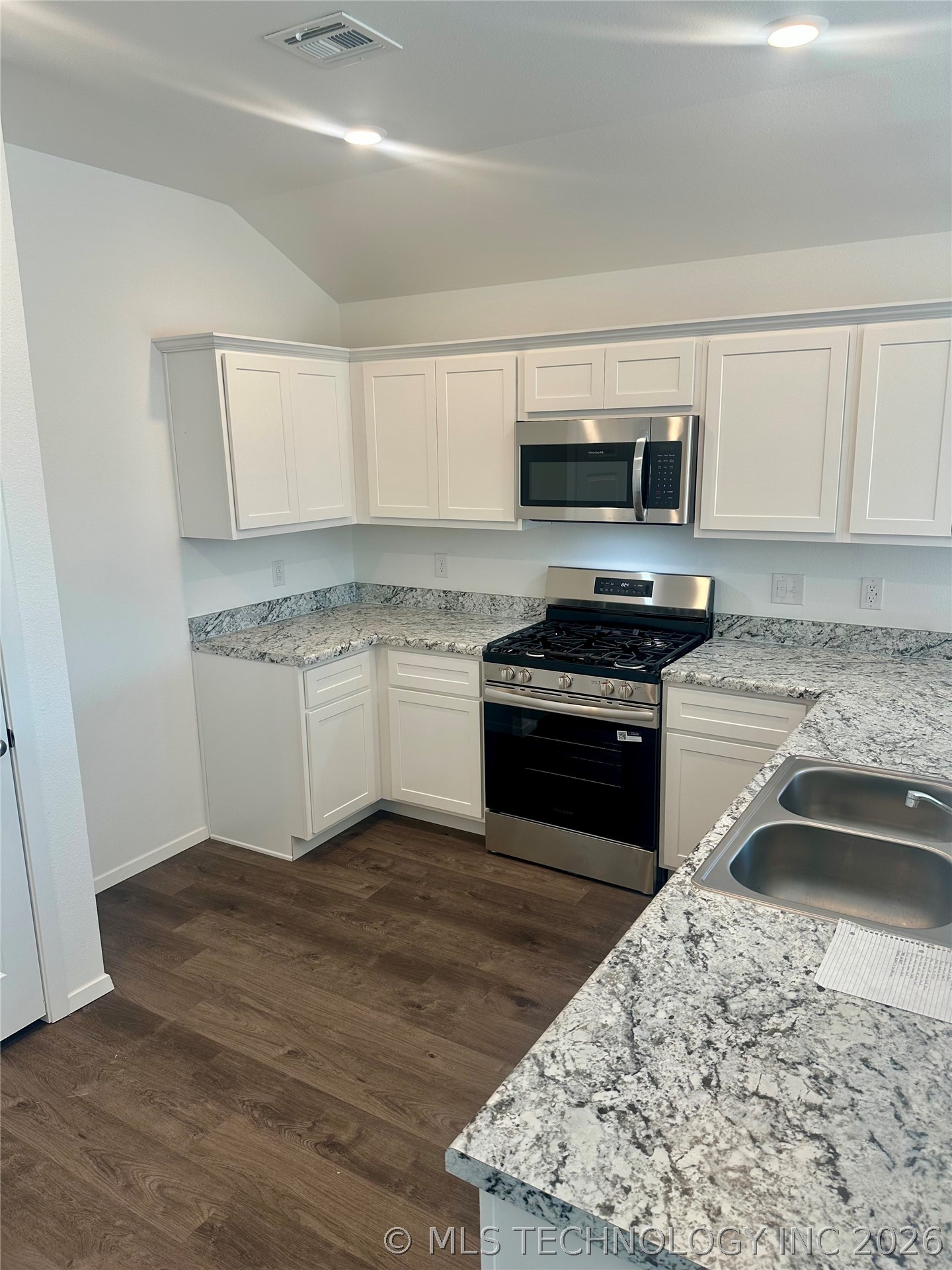 18 Blue Bell Street Property Photo 5