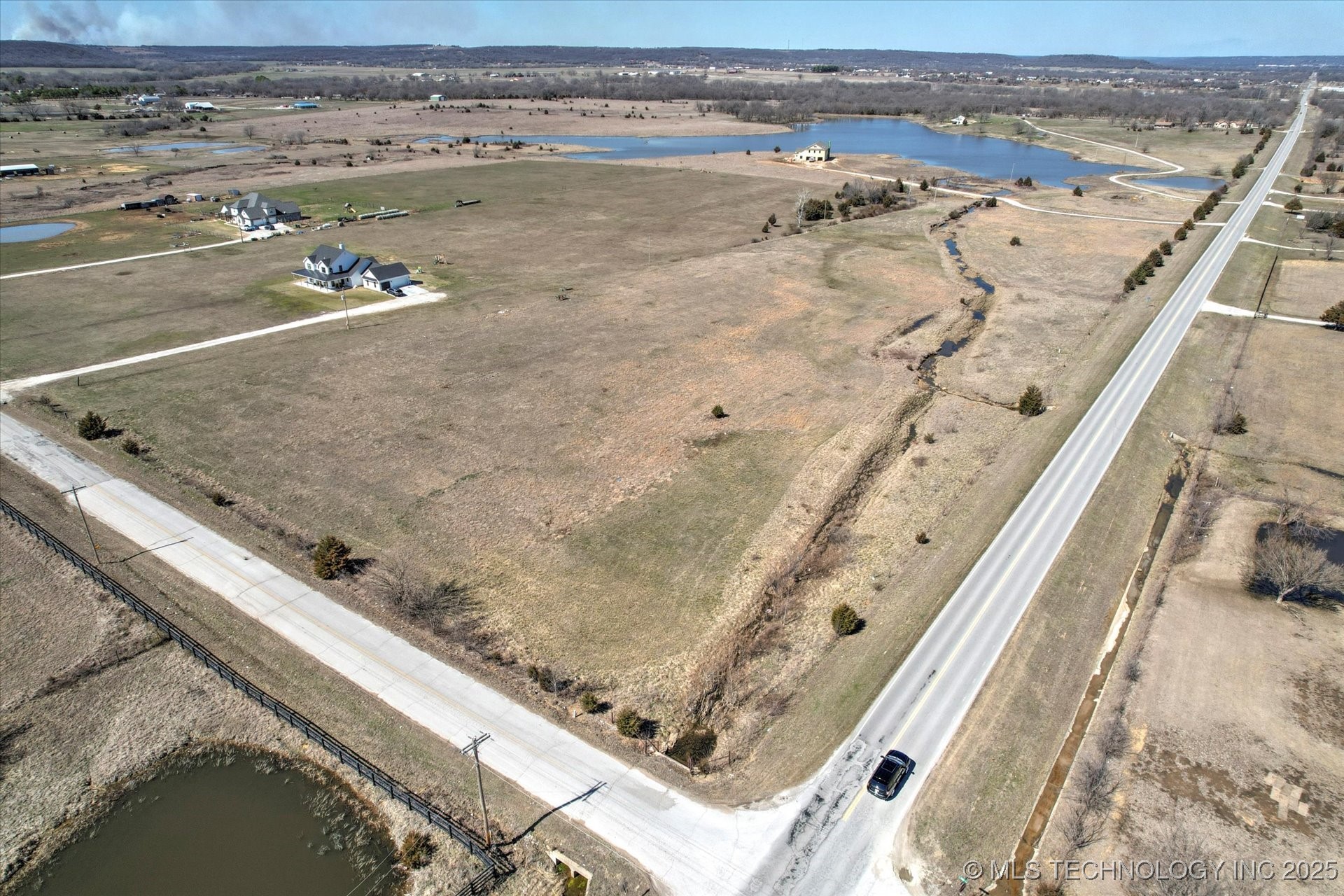 10 N 52nd West Avenue Property Photo 6