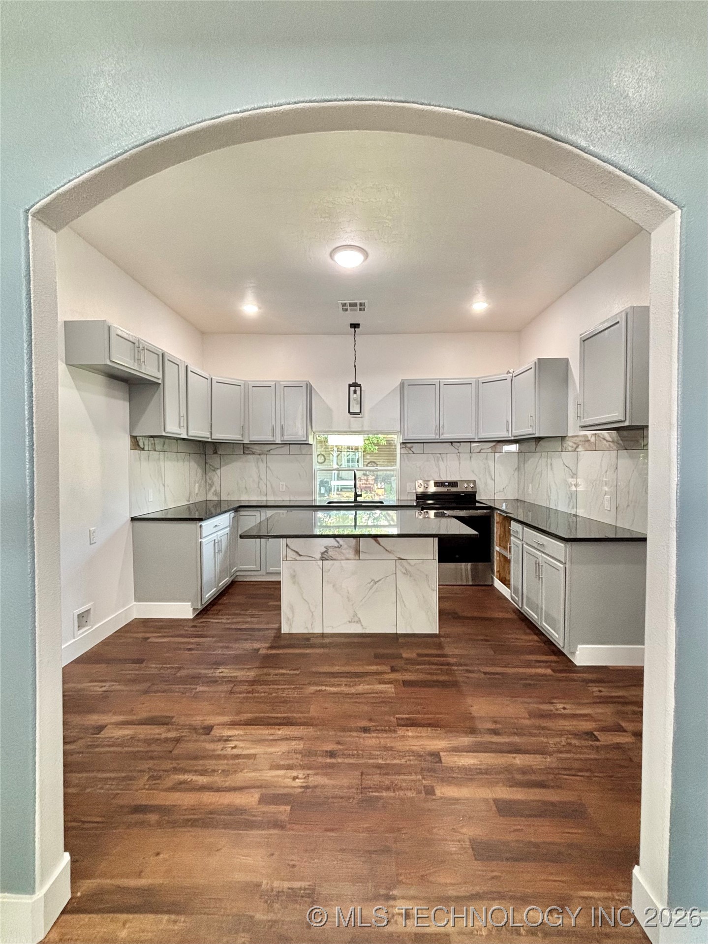 609 N C Street Property Photo 7