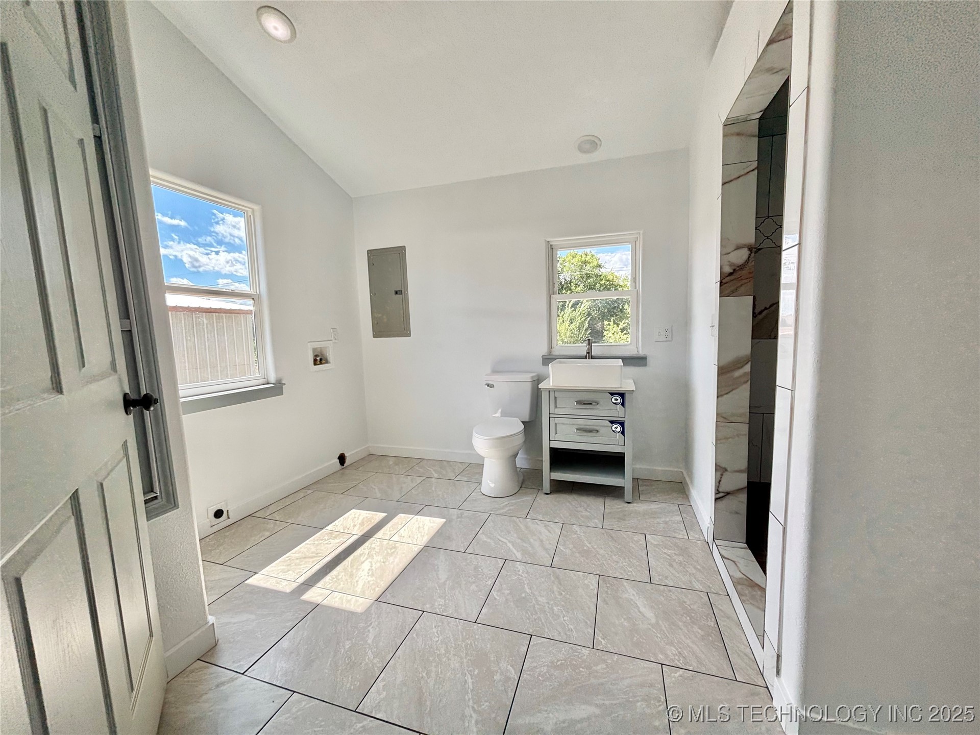 609 N C Street Property Photo 20