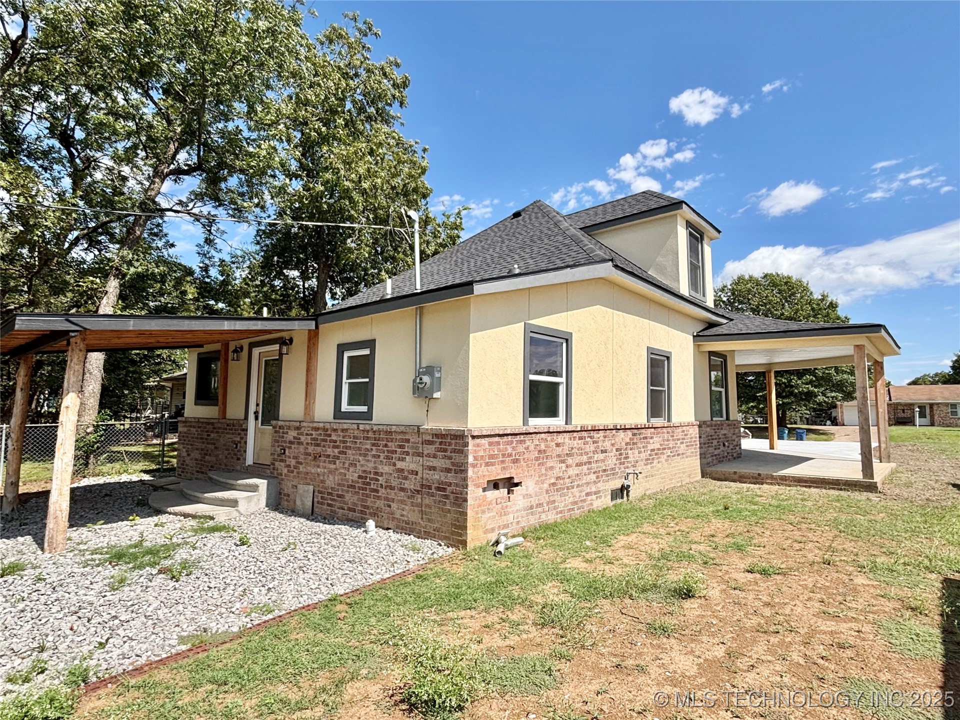 609 N C Street Property Photo 27