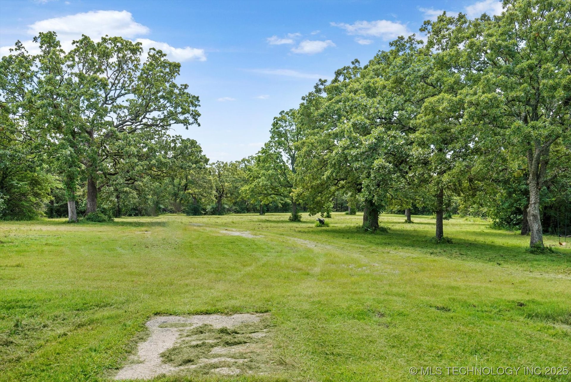 22165 W Hickory Drive Property Photo 3