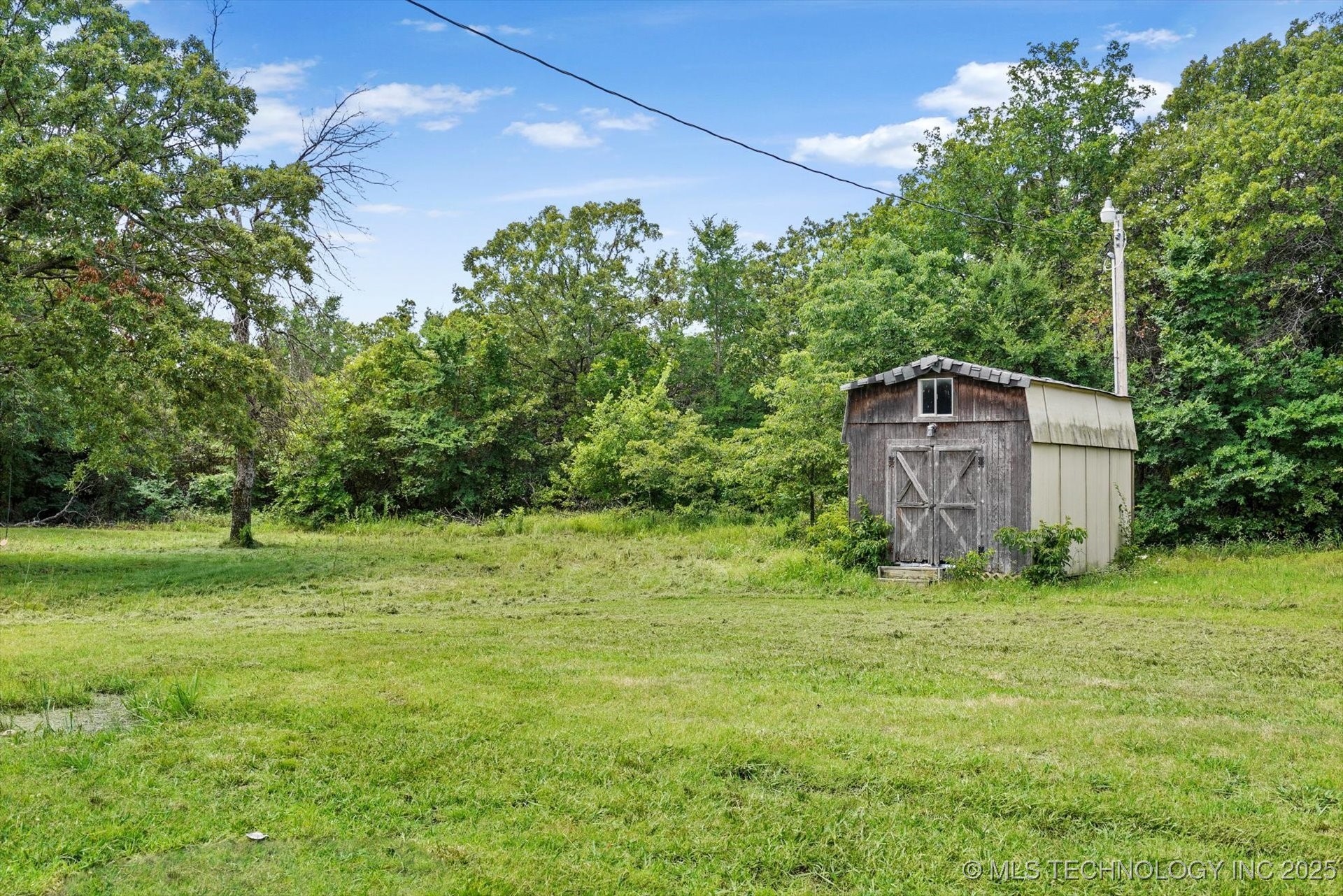 22165 W Hickory Drive Property Photo 4
