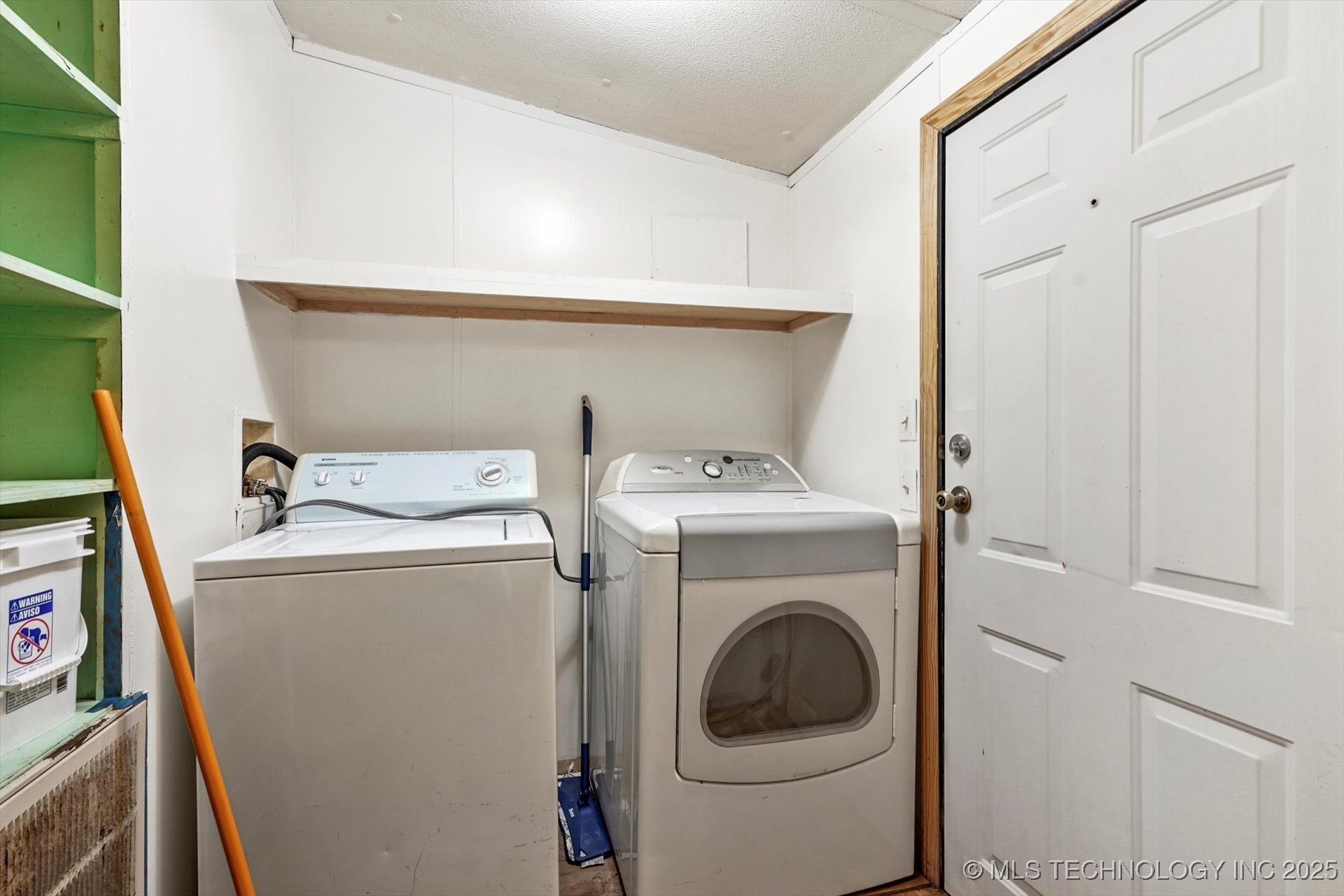 22165 W Hickory Drive Property Photo 12