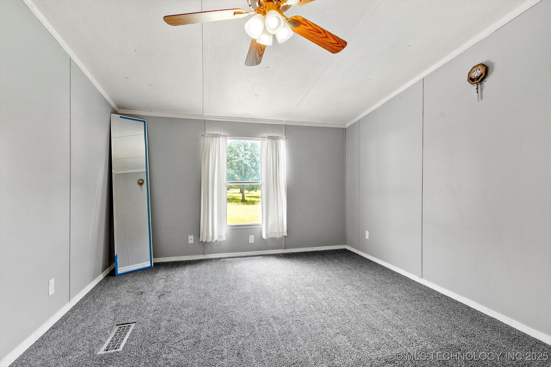 22165 W Hickory Drive Property Photo 14