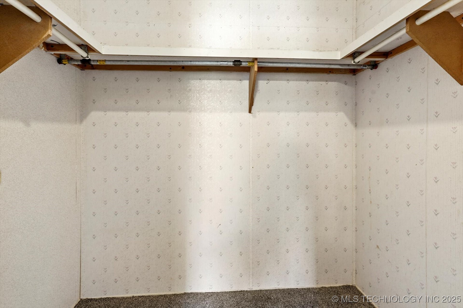 22165 W Hickory Drive Property Photo 17