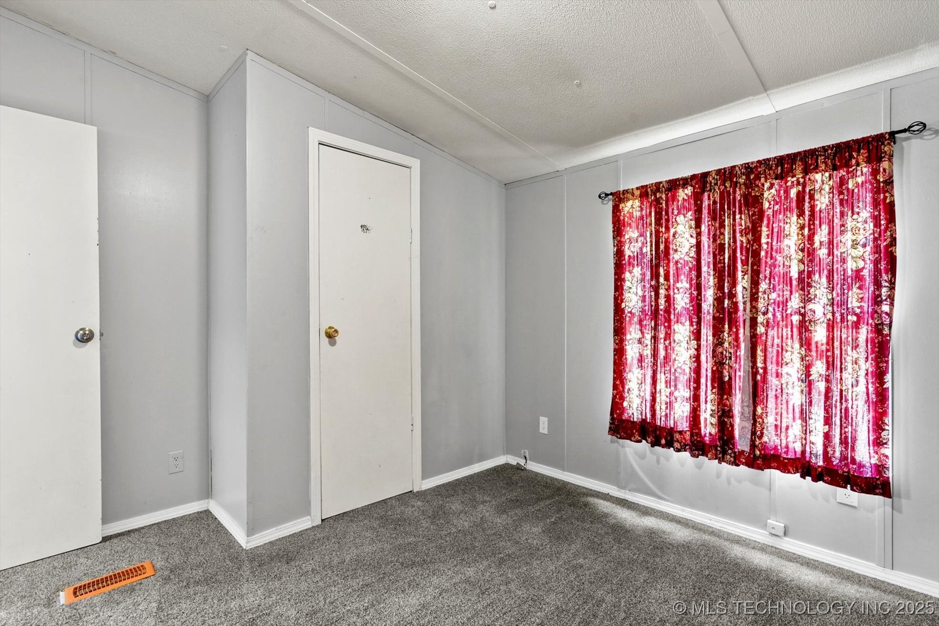 22165 W Hickory Drive Property Photo 19