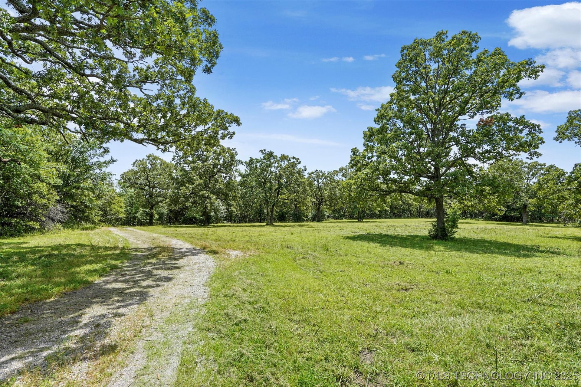 22165 W Hickory Drive Property Photo 26