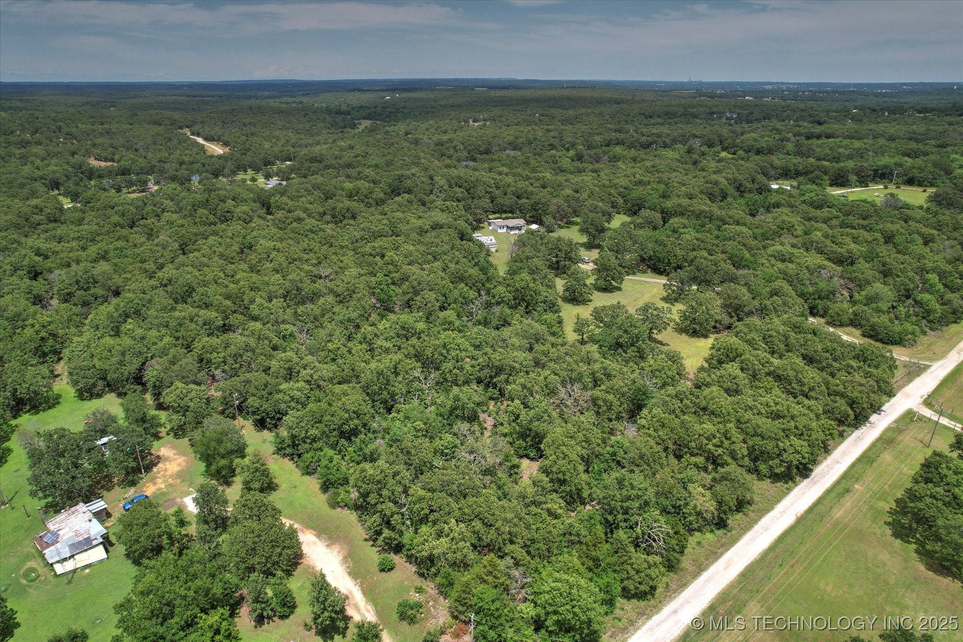 22165 W Hickory Drive Property Photo 32