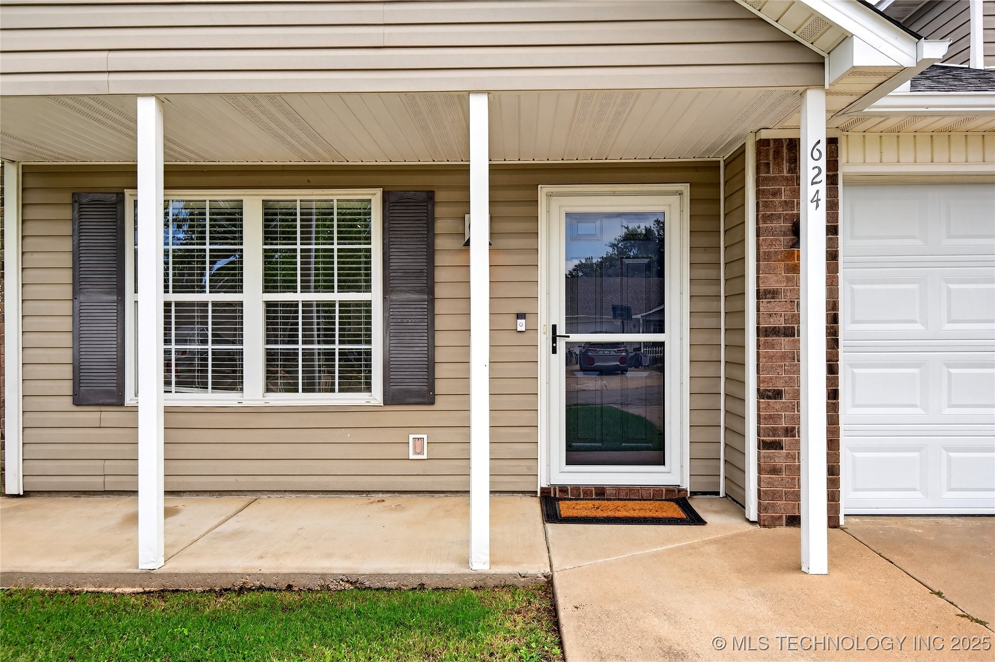 624 Ne Fenway Avenue Property Photo 4