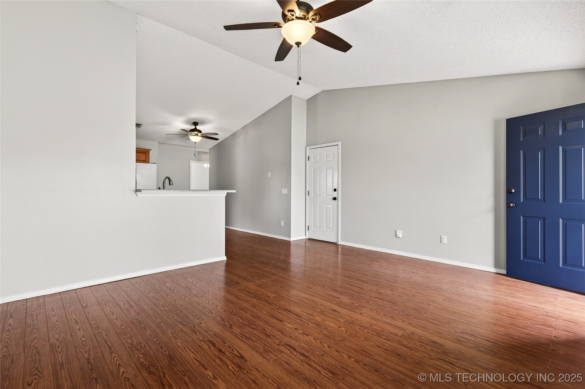 624 Ne Fenway Avenue Property Photo 6