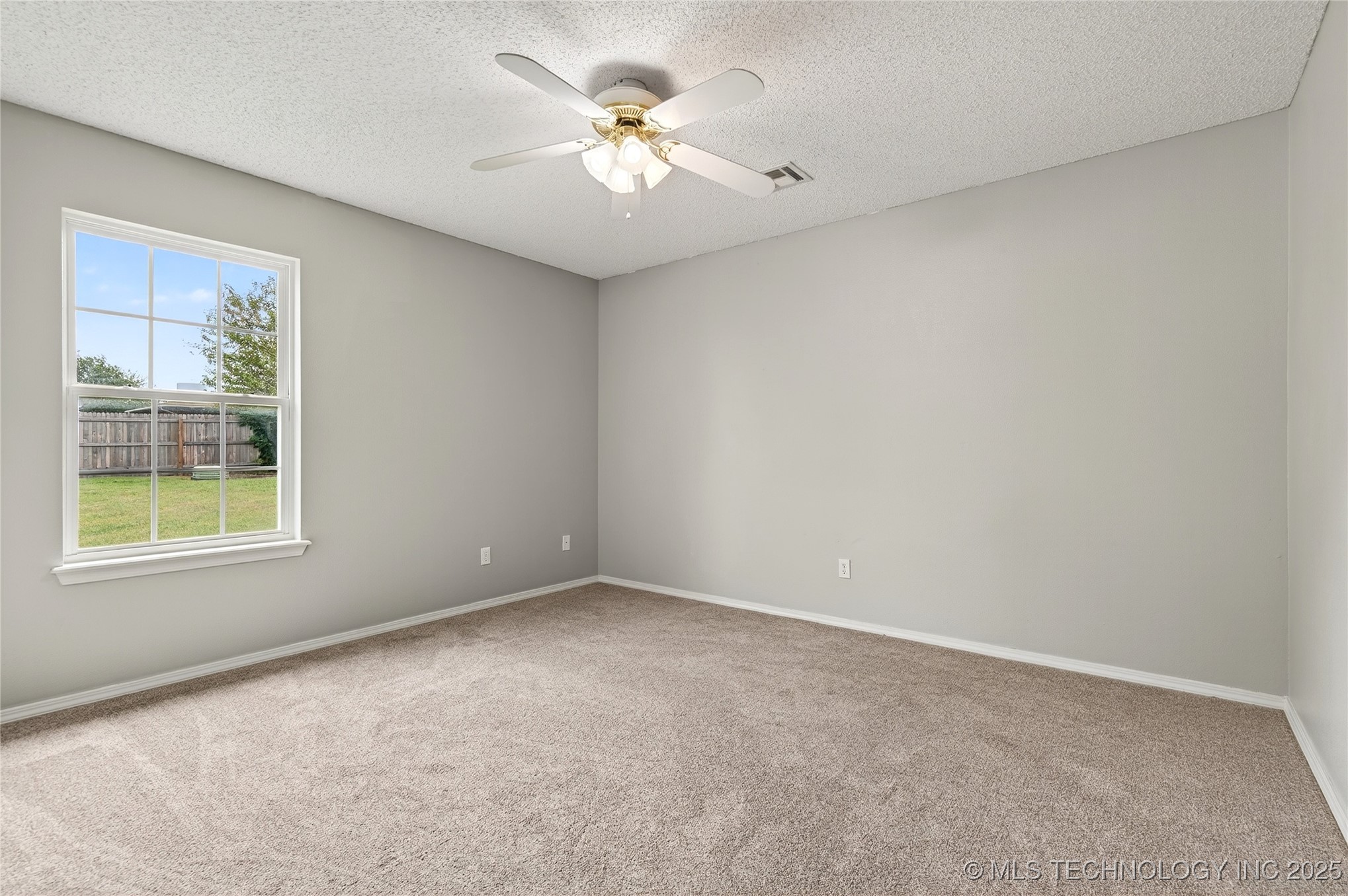 624 Ne Fenway Avenue Property Photo 12