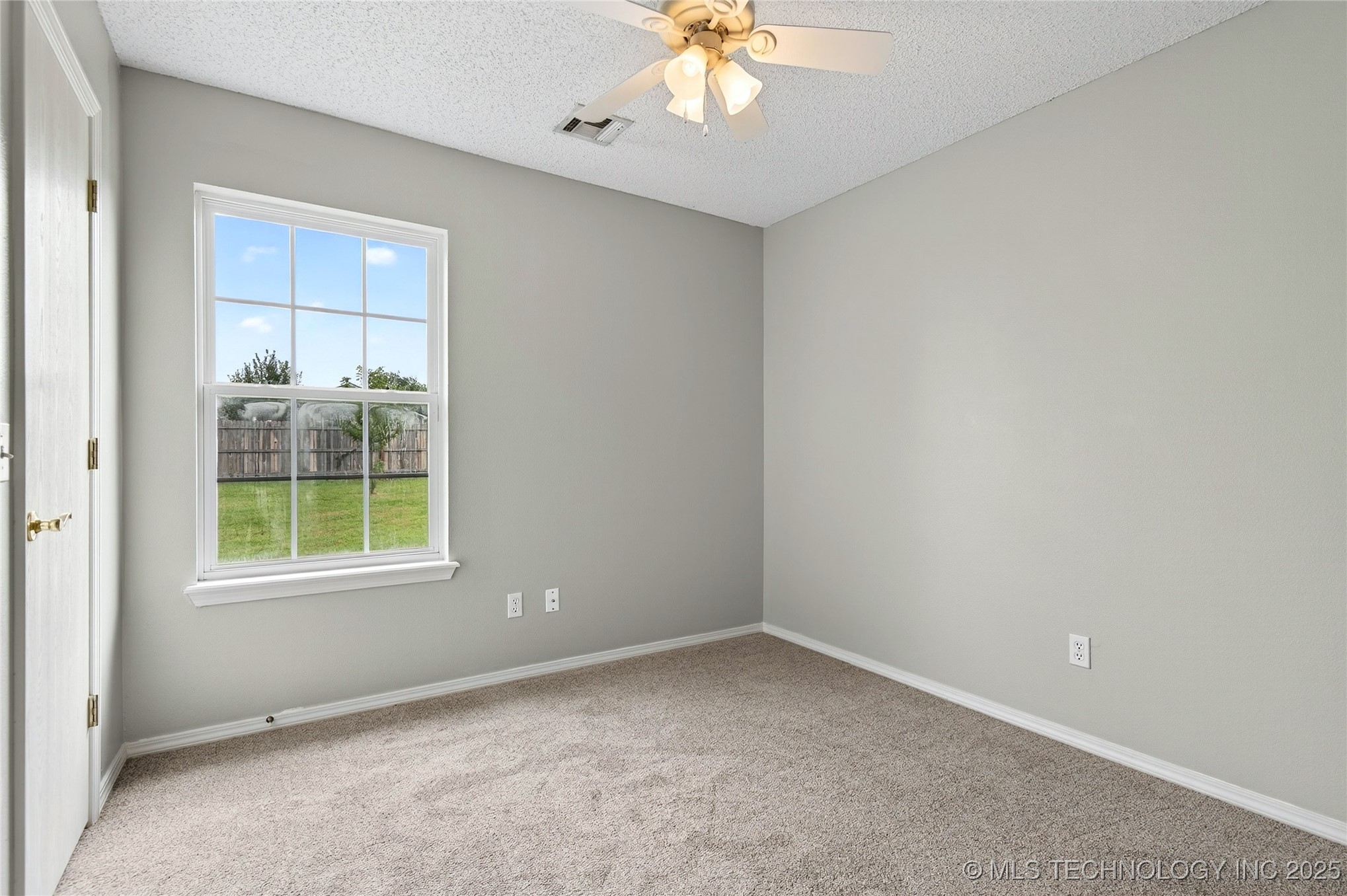 624 Ne Fenway Avenue Property Photo 17