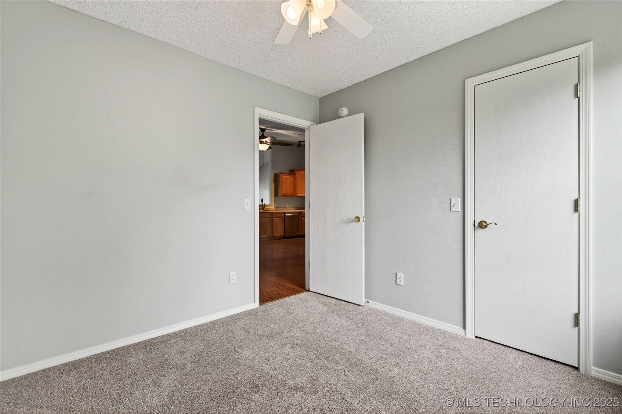 624 Ne Fenway Avenue Property Photo 18