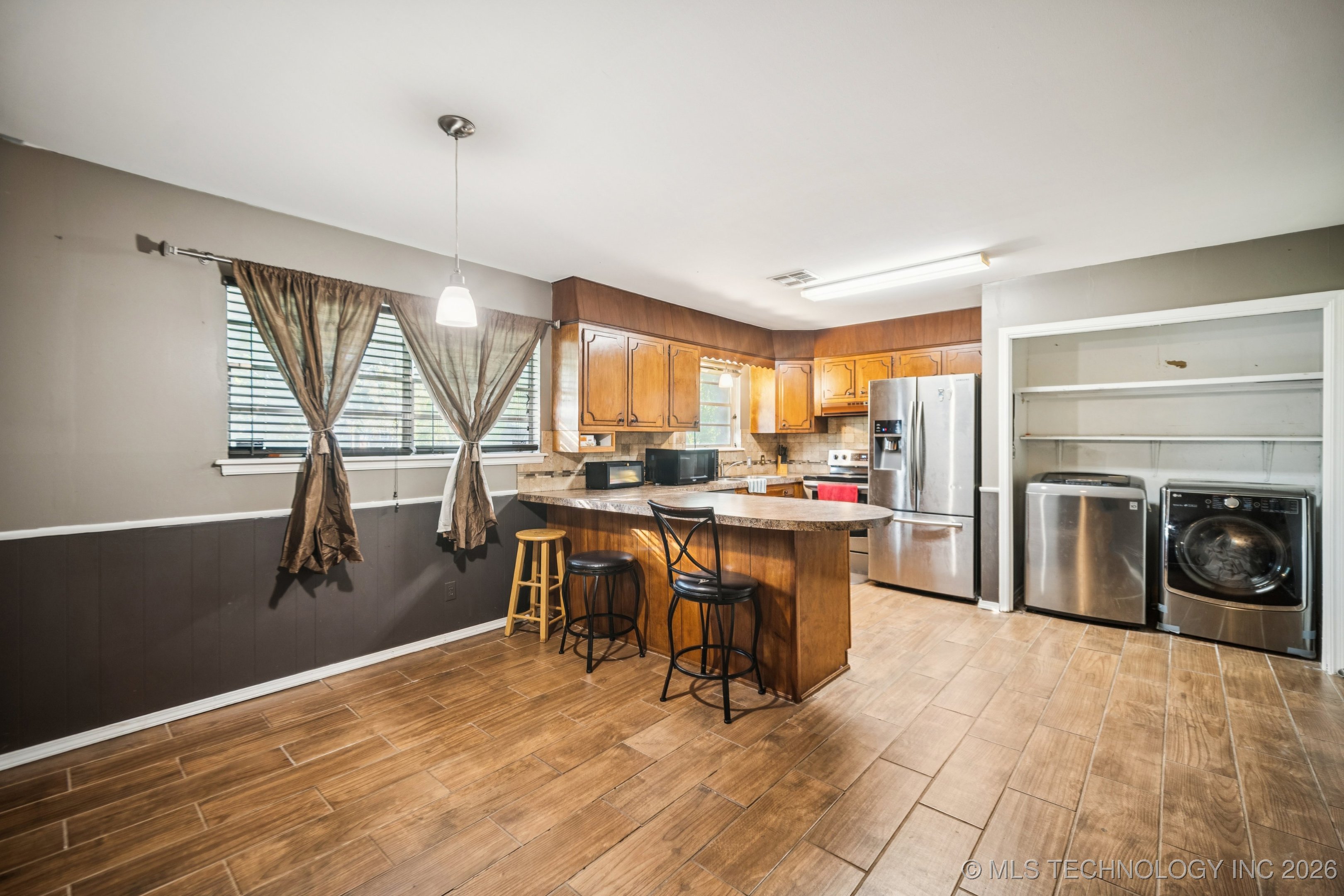 3944 S 93rd East Avenue Property Photo 6